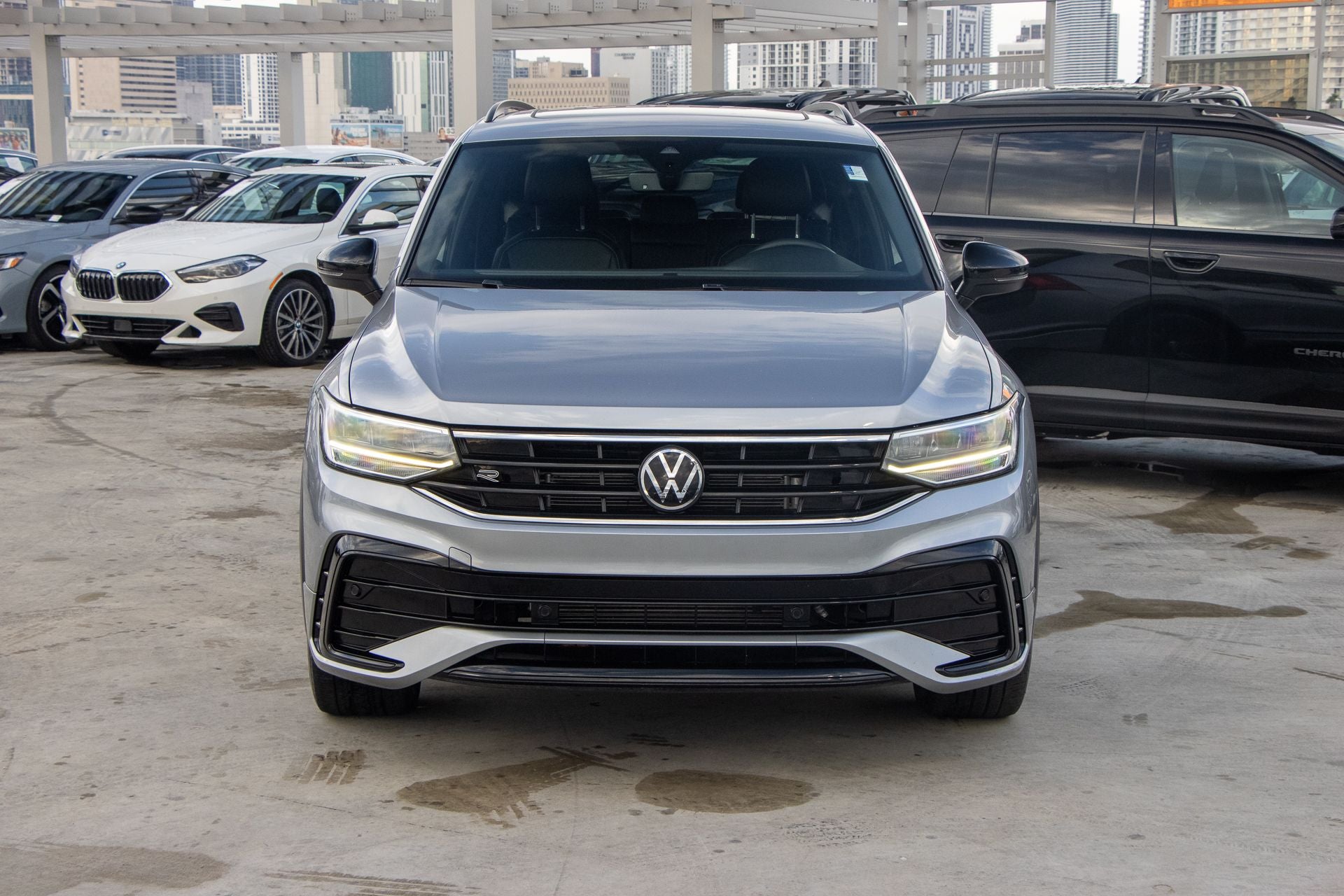 2024 Volkswagen Tiguan 2.0T SE R-Line Black