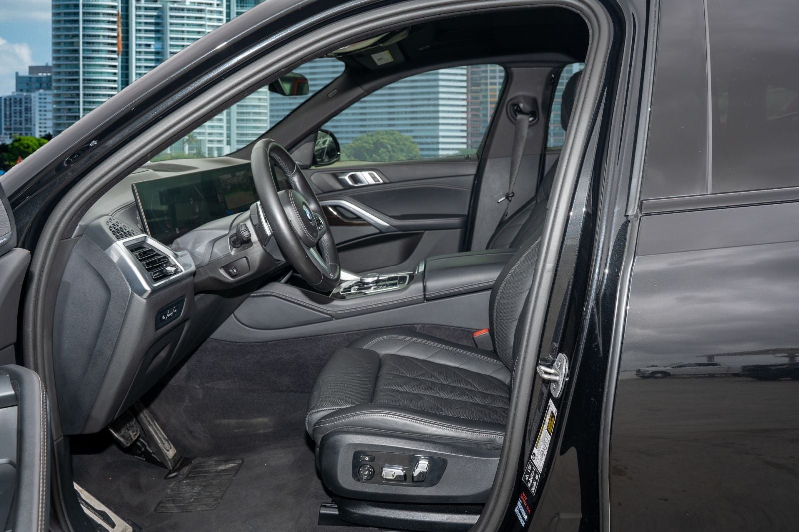 2024 BMW X6 xDrive40i