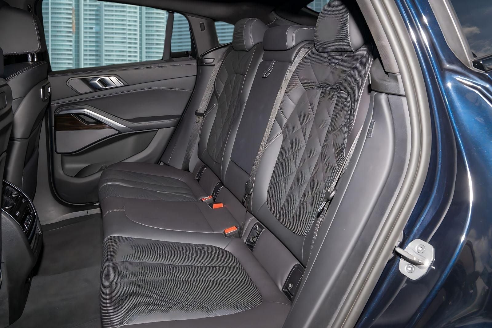 2025 BMW X6 xDrive40i