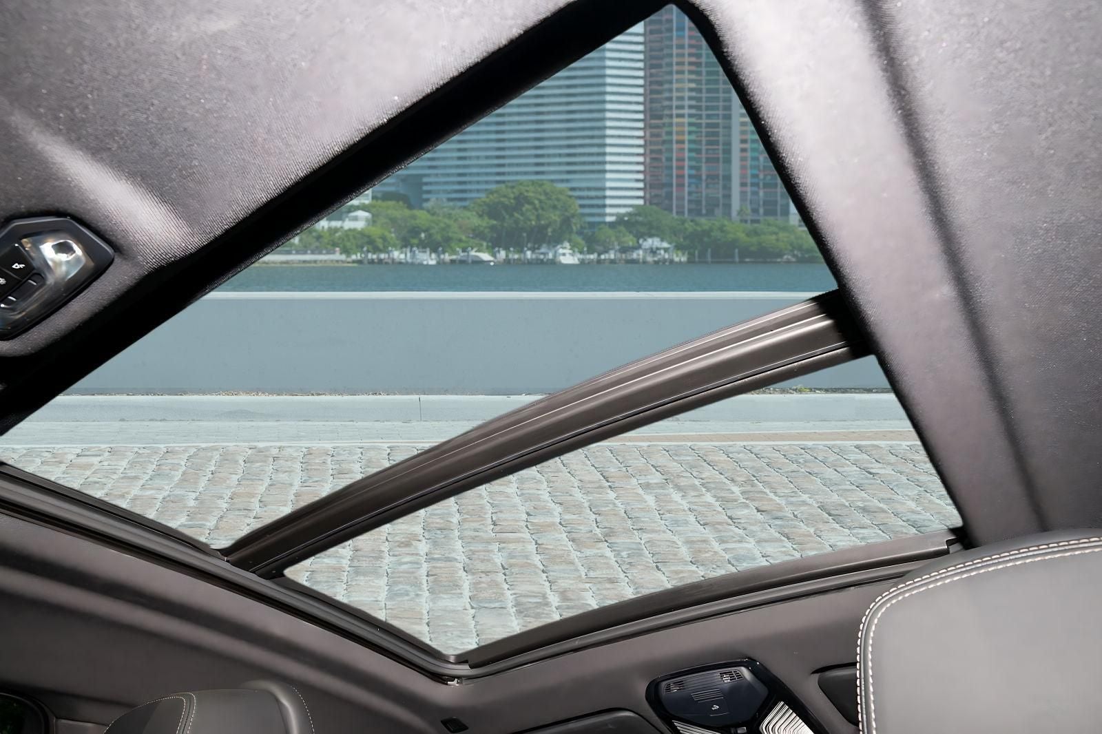 2025 BMW X6 xDrive40i