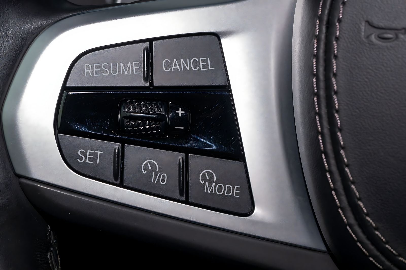 2025 BMW X6 xDrive40i