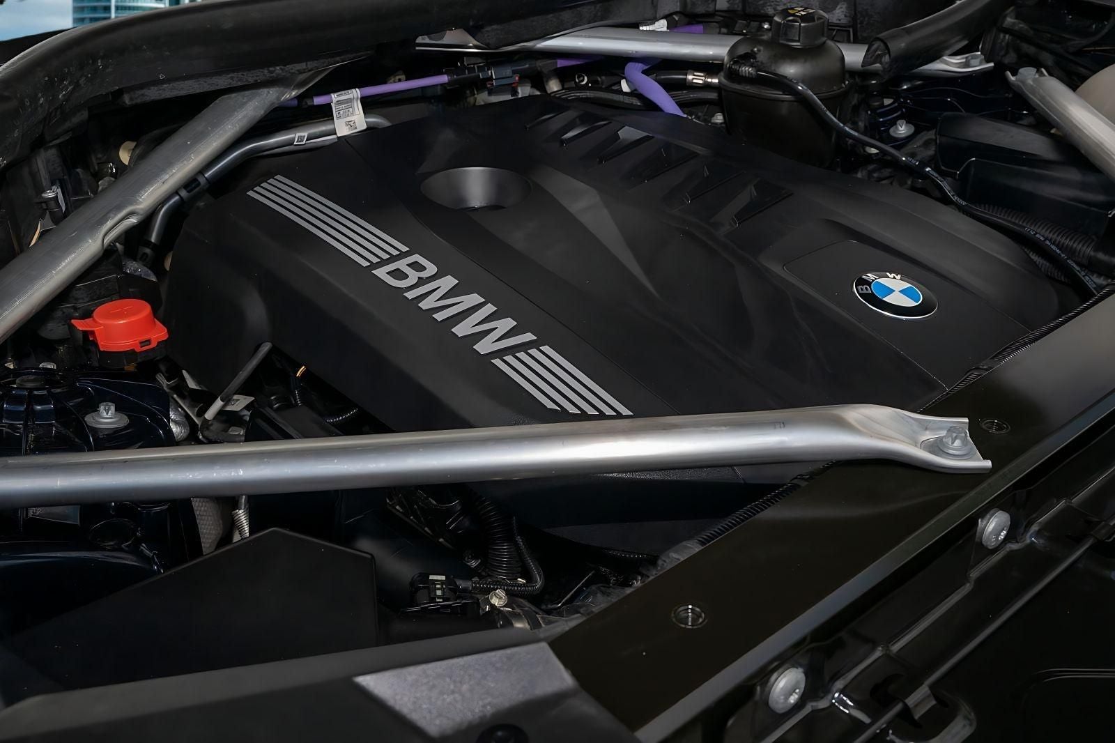 2025 BMW X6 xDrive40i
