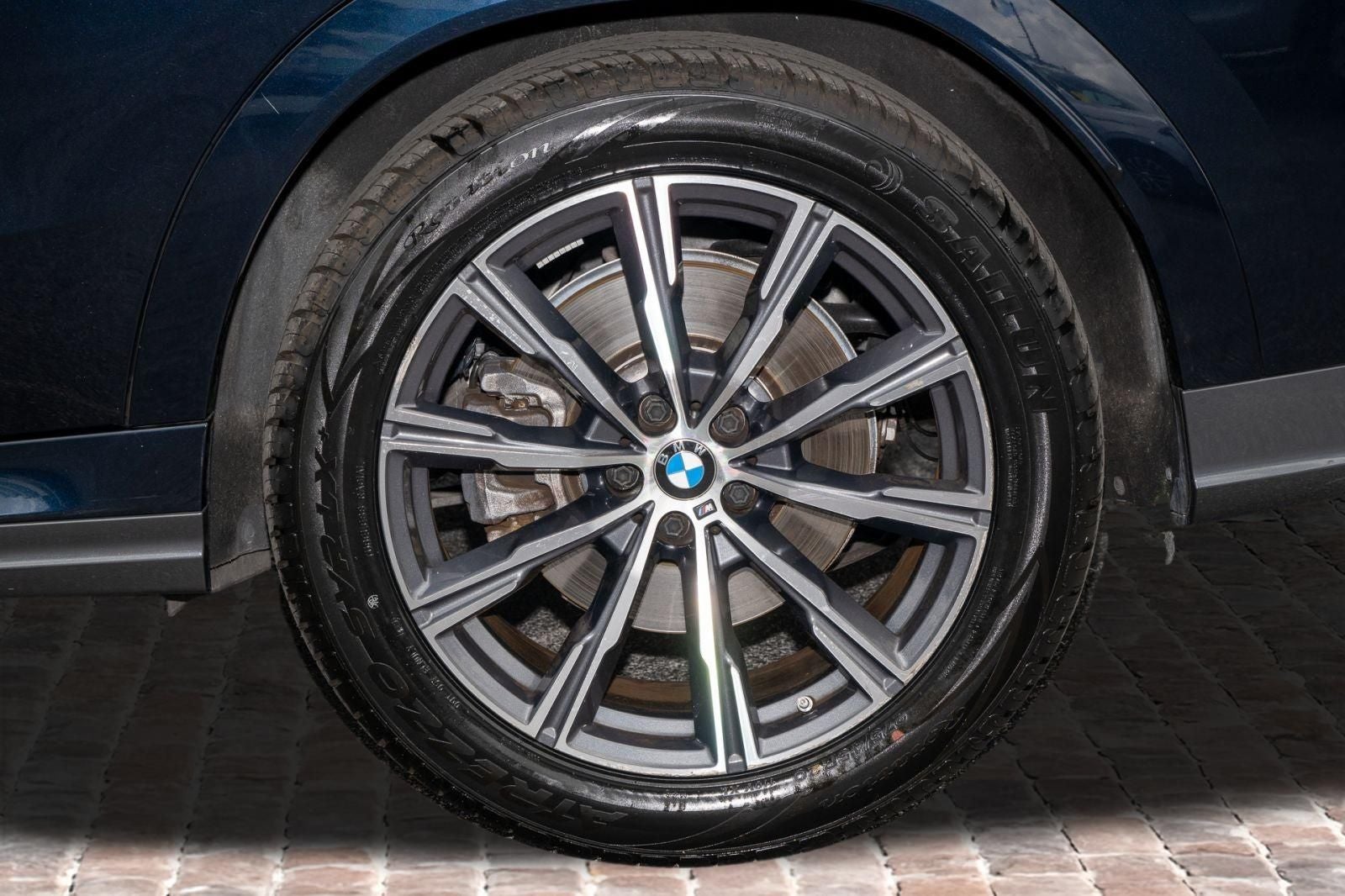 2025 BMW X6 xDrive40i