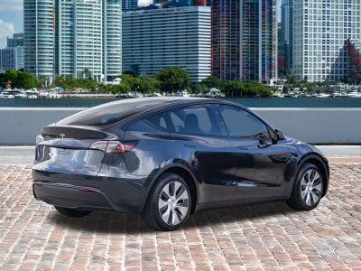 2024 Tesla Model Y Long Range