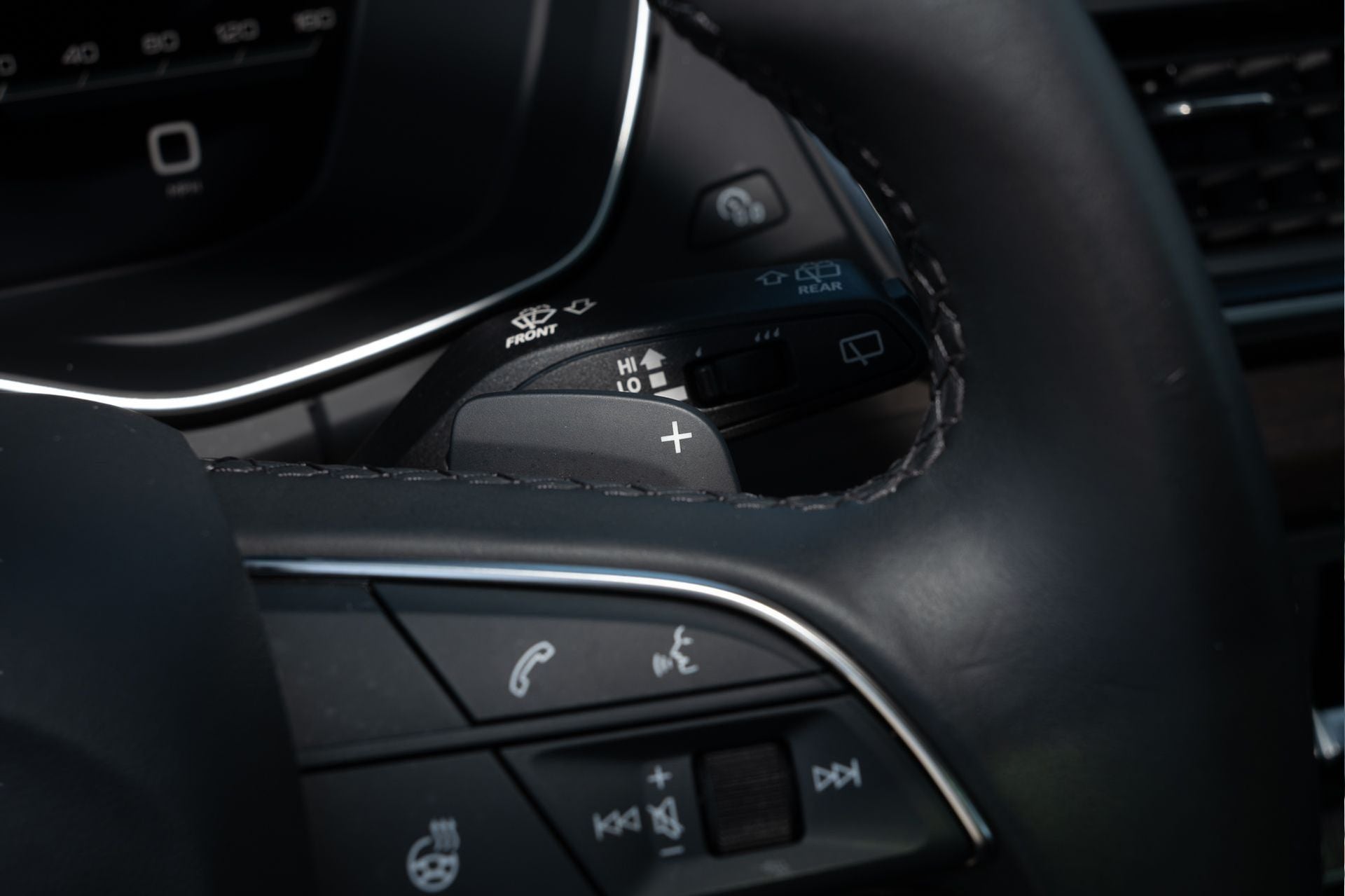 2024 Audi Q5 45 S line Premium quattro