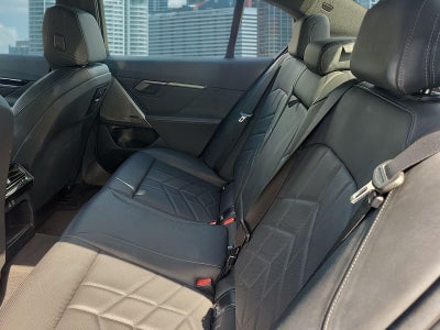 2024 BMW 5 Series 530i