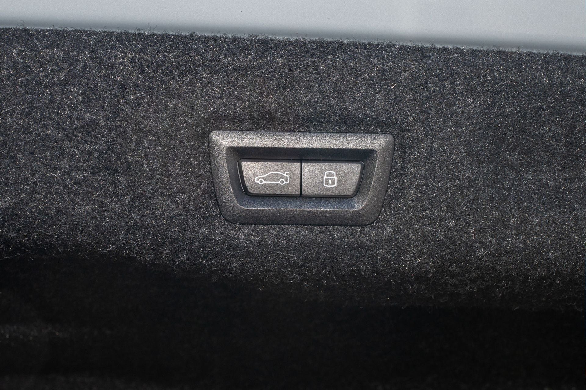 2025 BMW 5 Series 530i