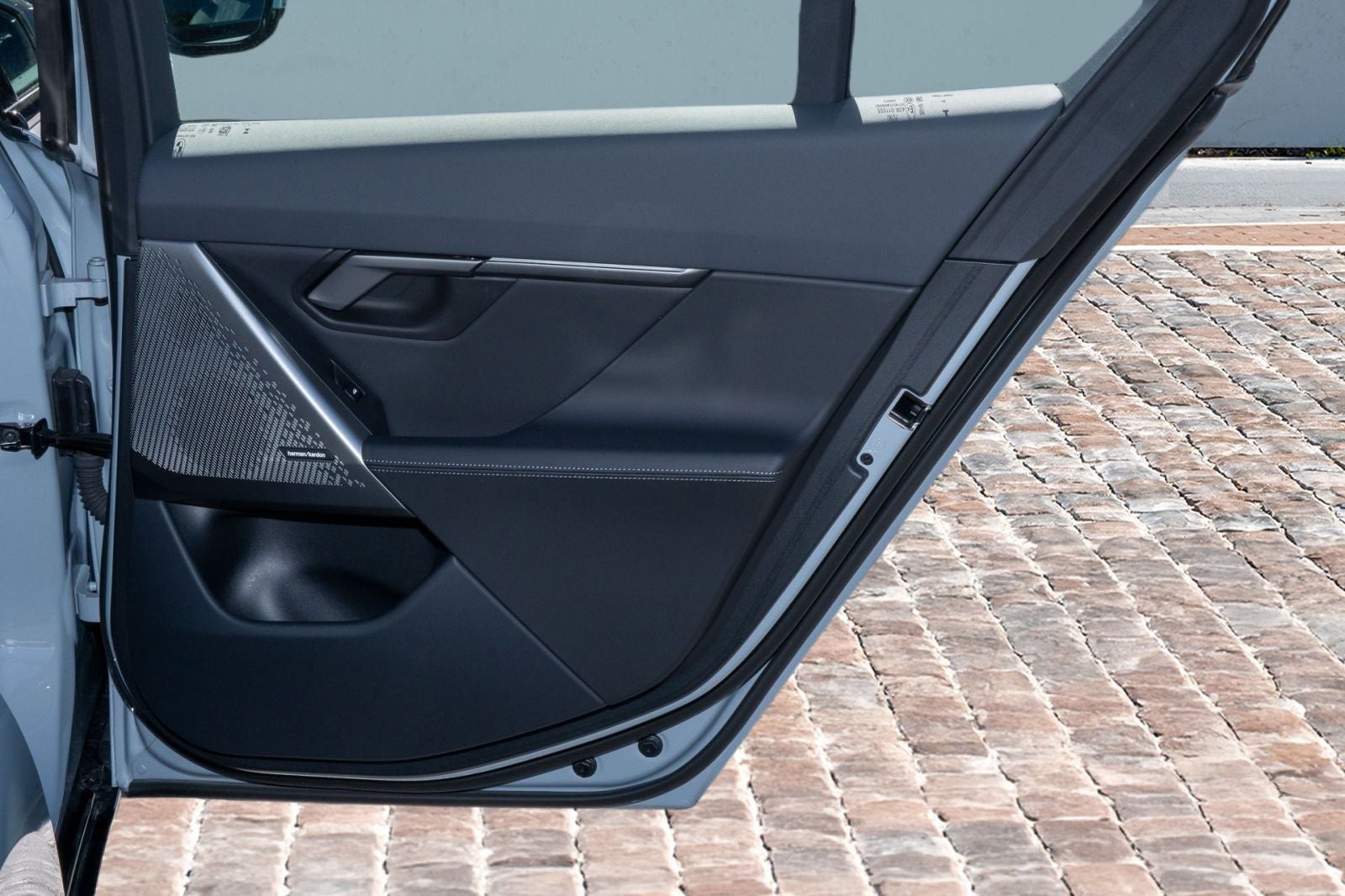 2025 BMW 5 Series 530i