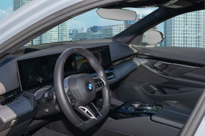 2025 BMW 5 Series 530i