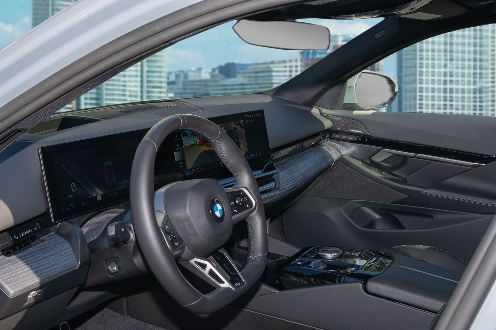 2025 BMW 5 Series 530i