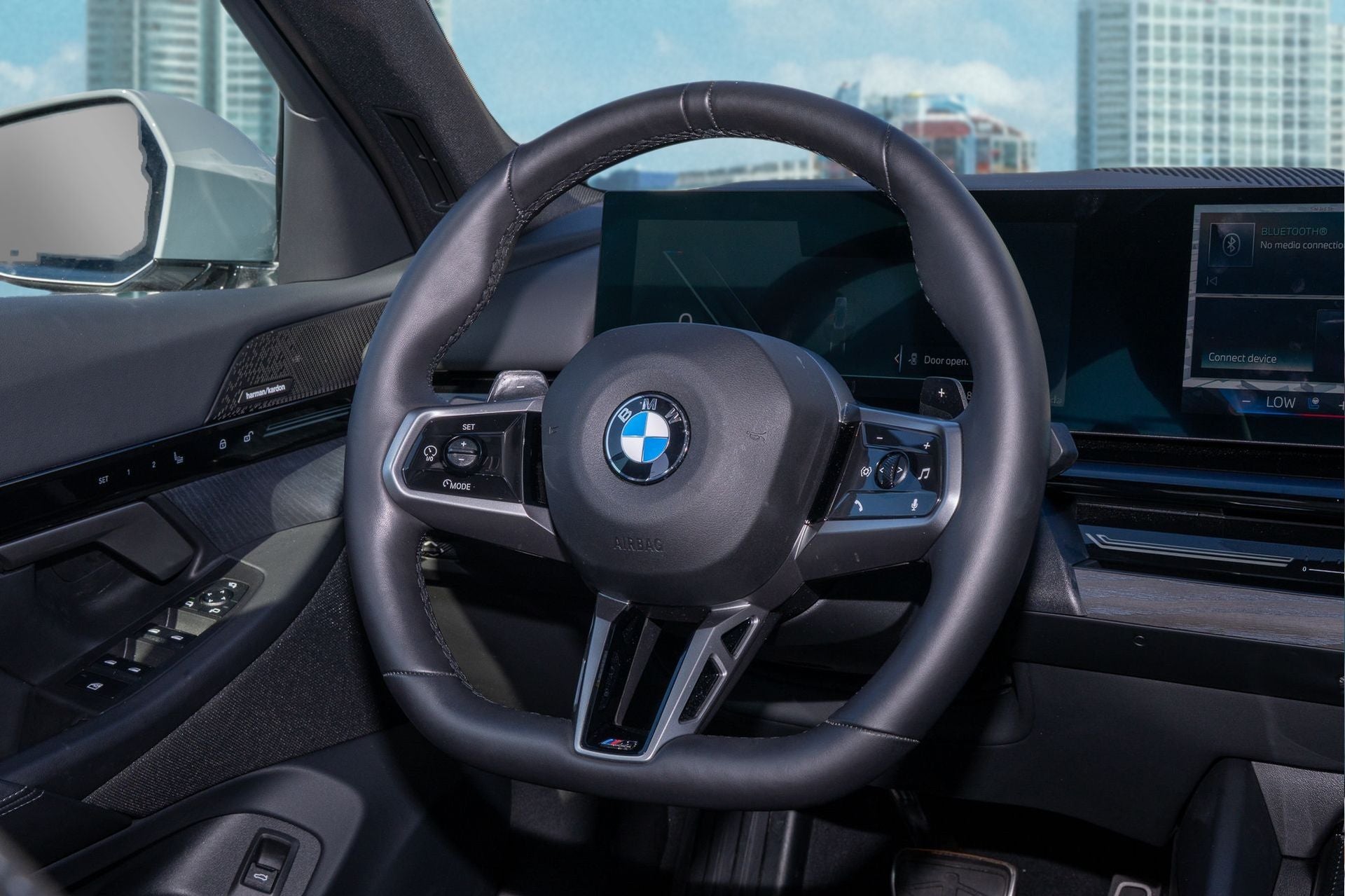 2025 BMW 5 Series 530i