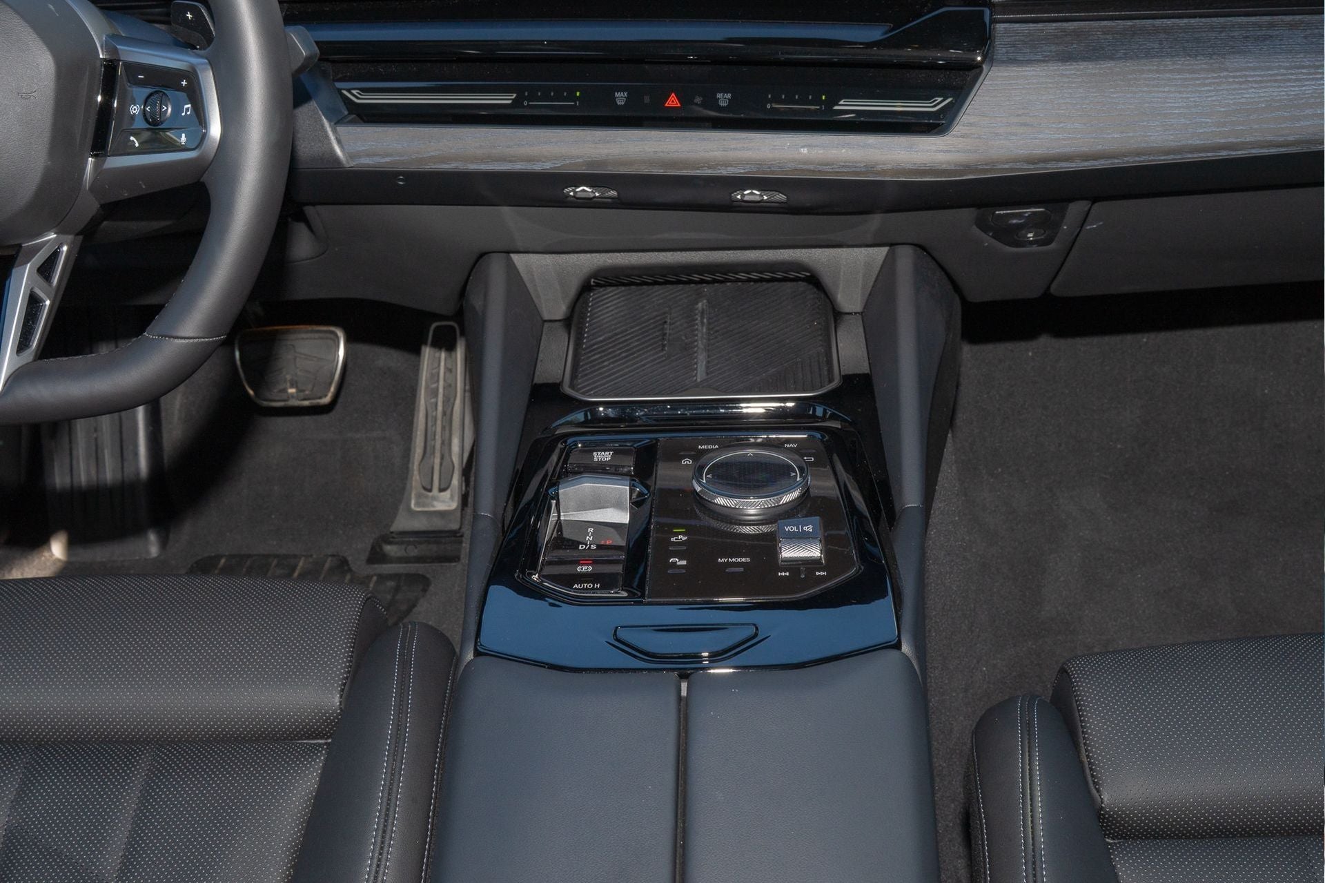 2025 BMW 5 Series 530i