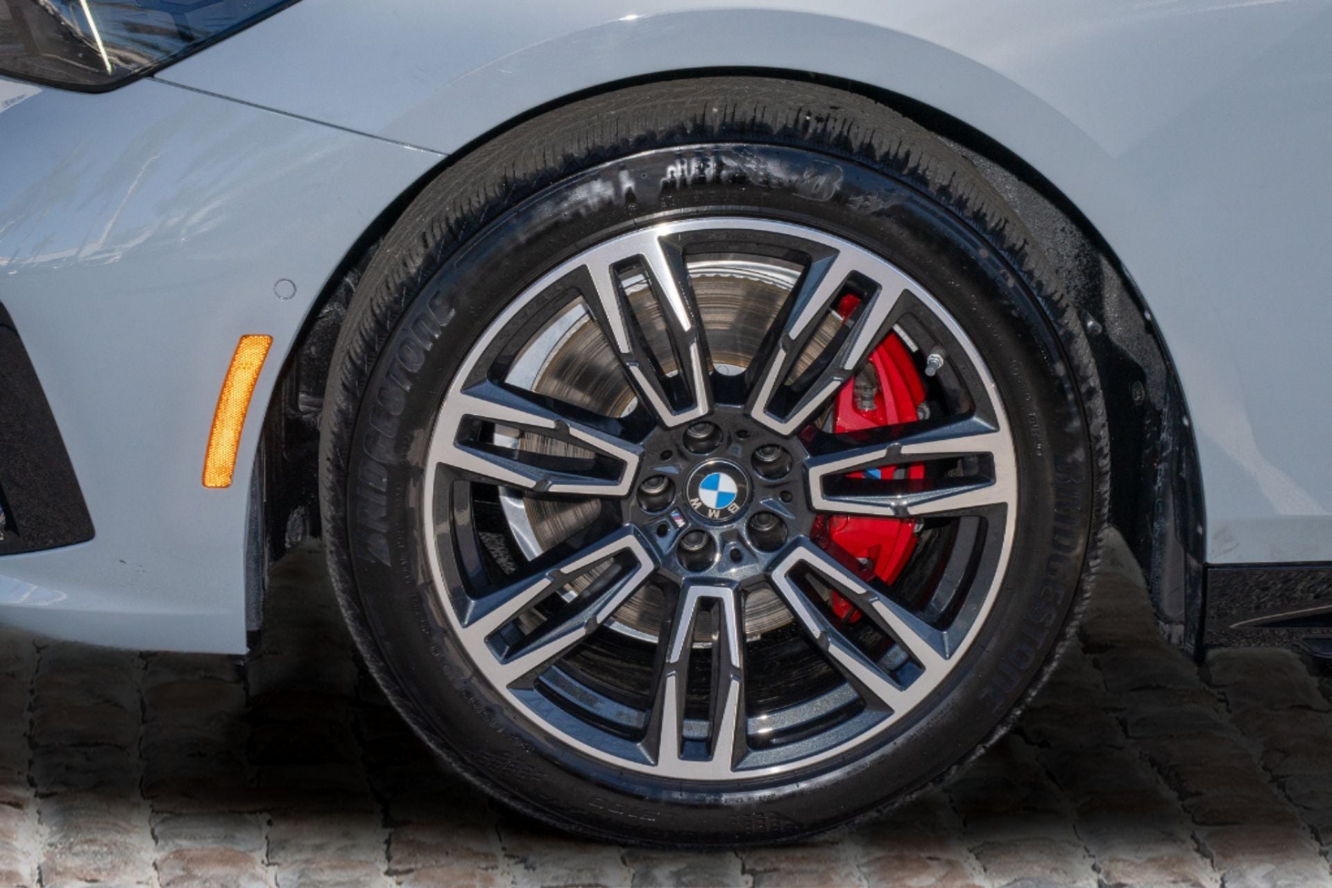 2025 BMW 5 Series 530i