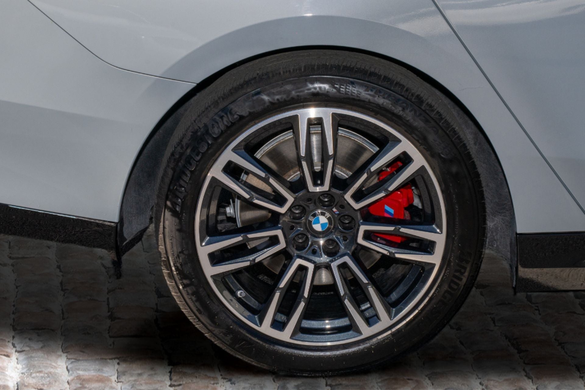 2025 BMW 5 Series 530i