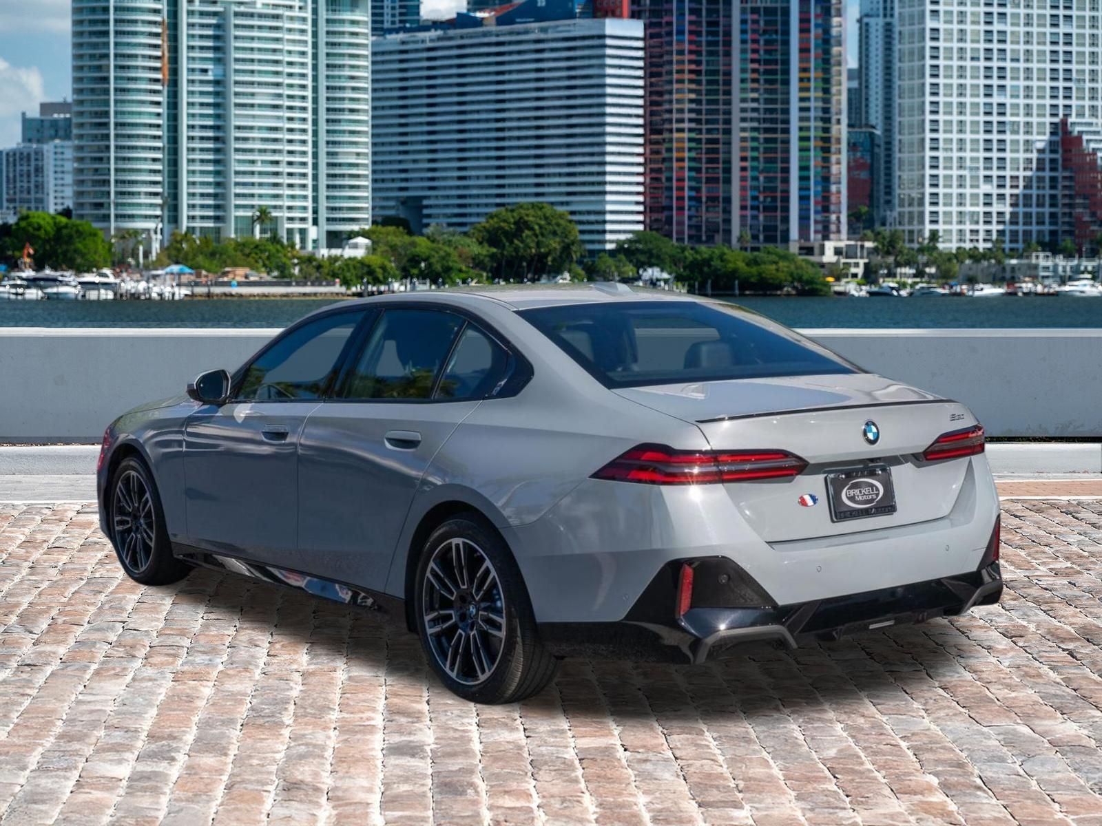 2025 BMW 5 Series 530i