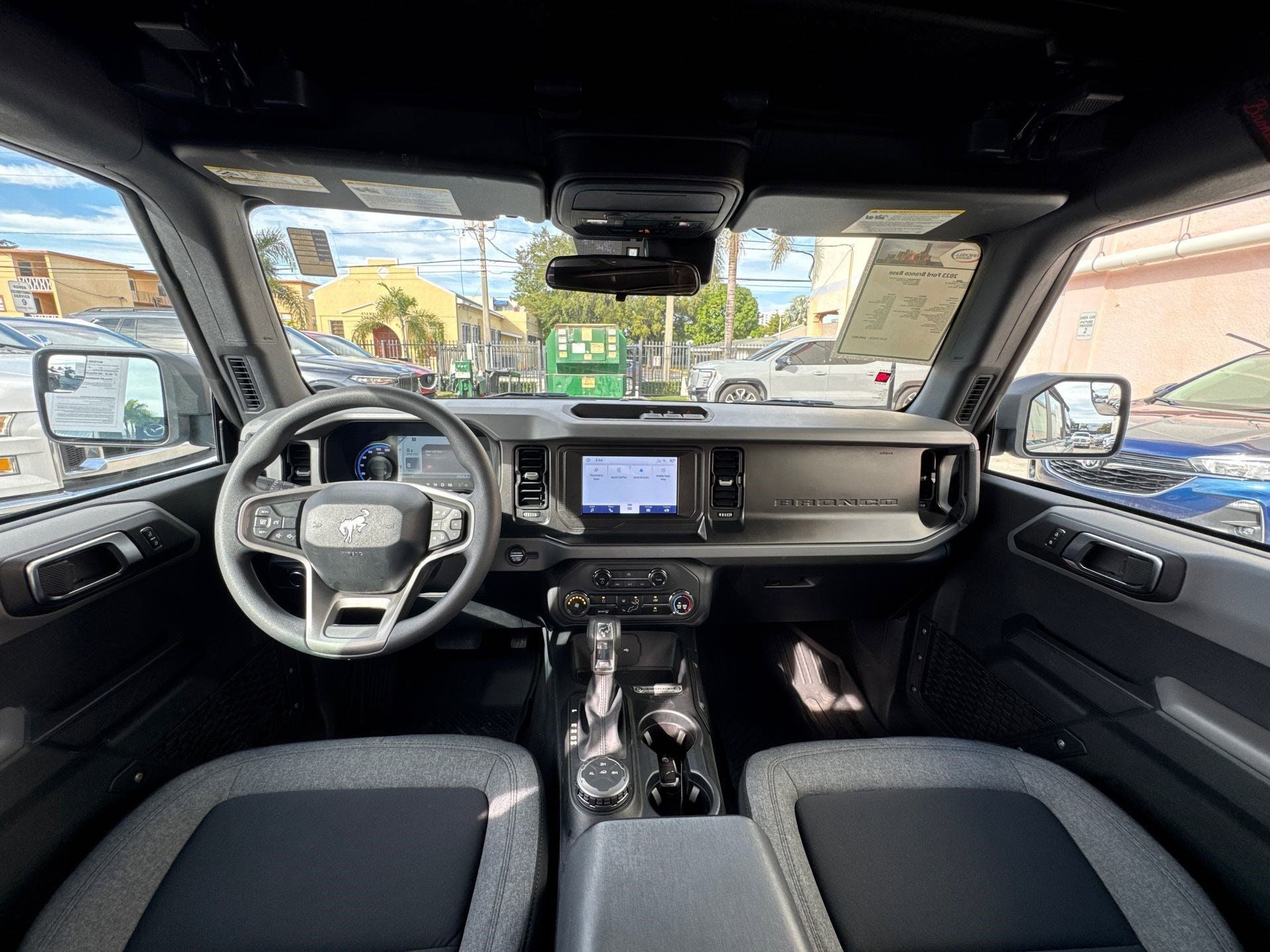 2023 Ford Bronco Base