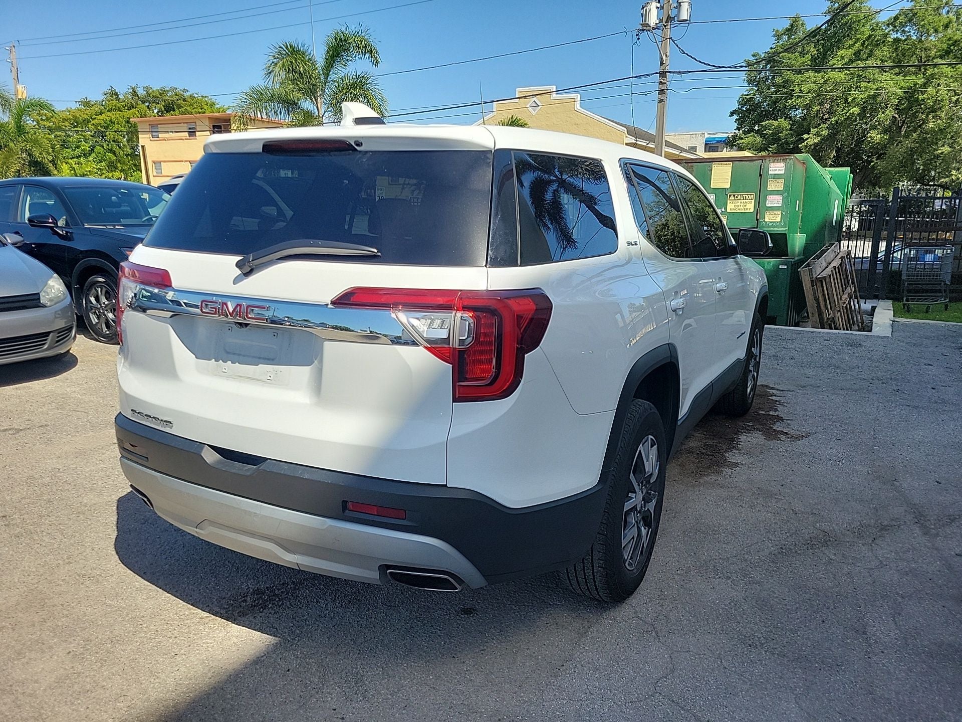 2023 GMC Acadia SLE