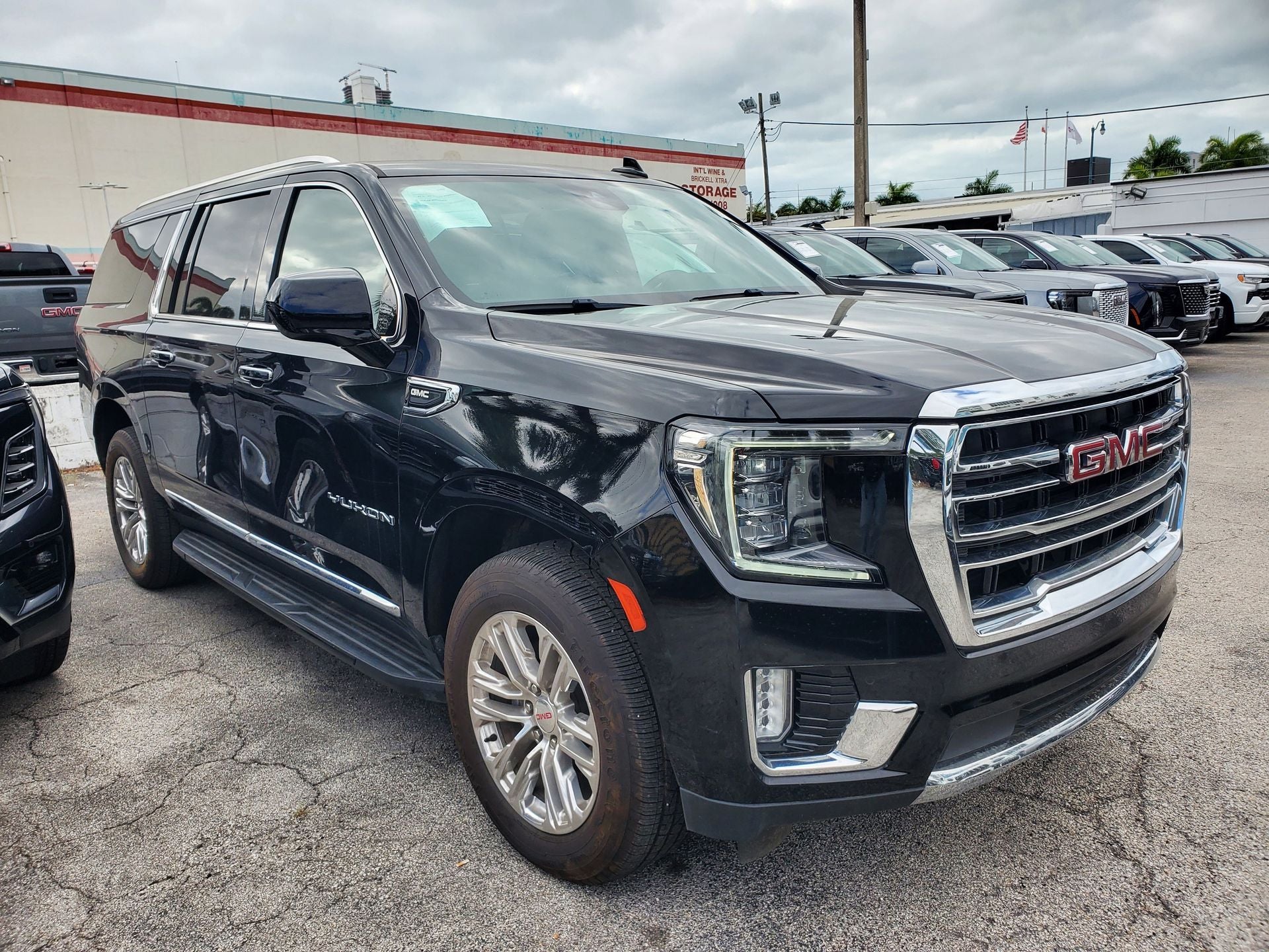 2023 GMC Yukon XL SLT