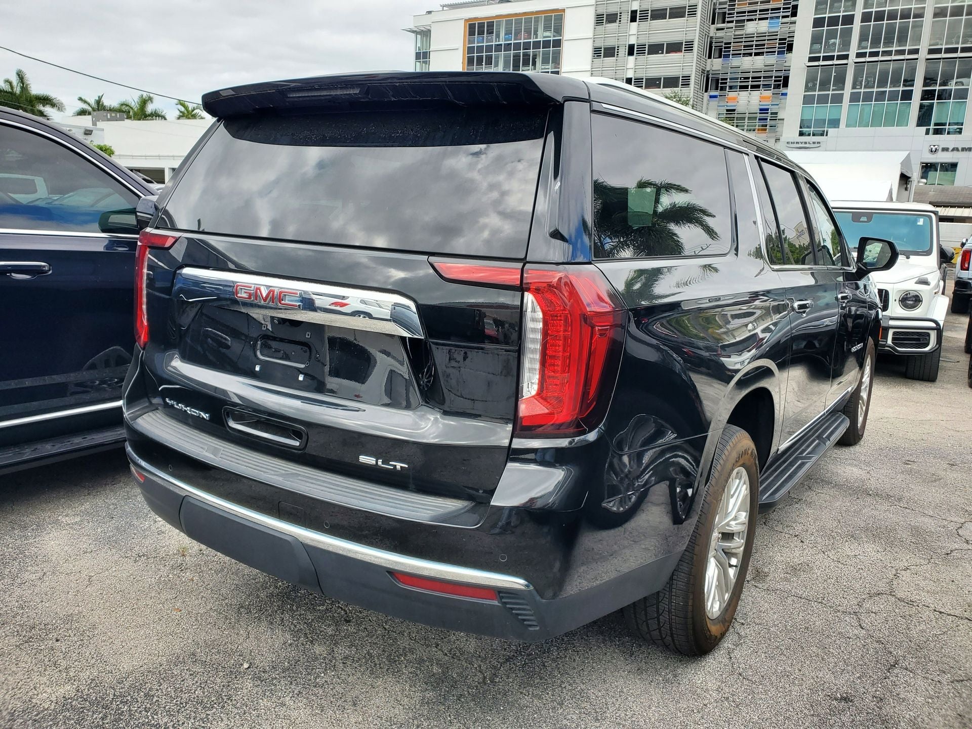 2023 GMC Yukon XL SLT