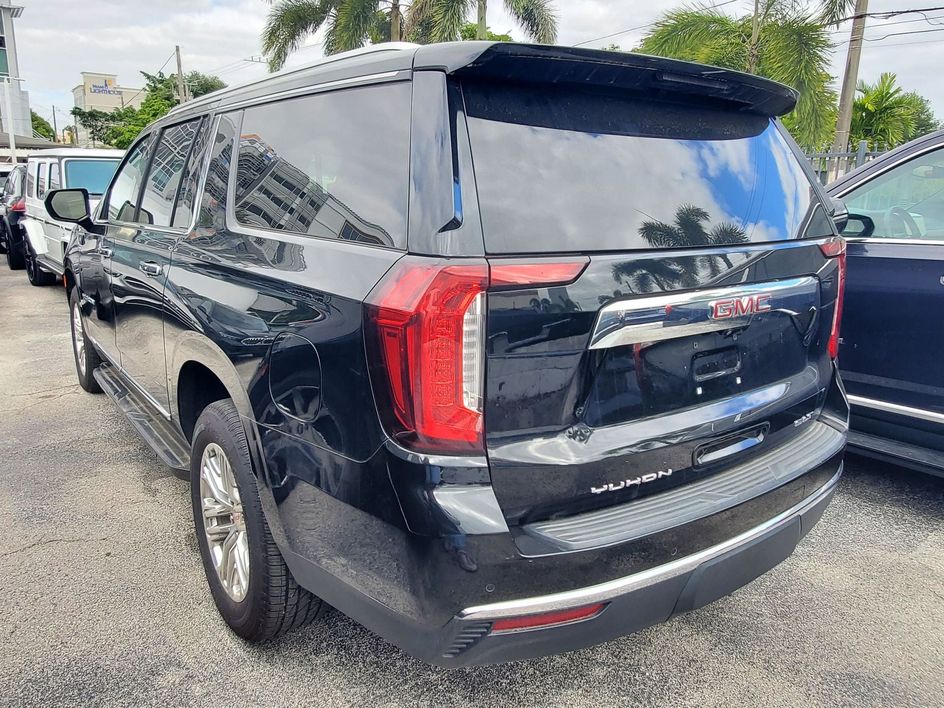 2023 GMC Yukon XL SLT