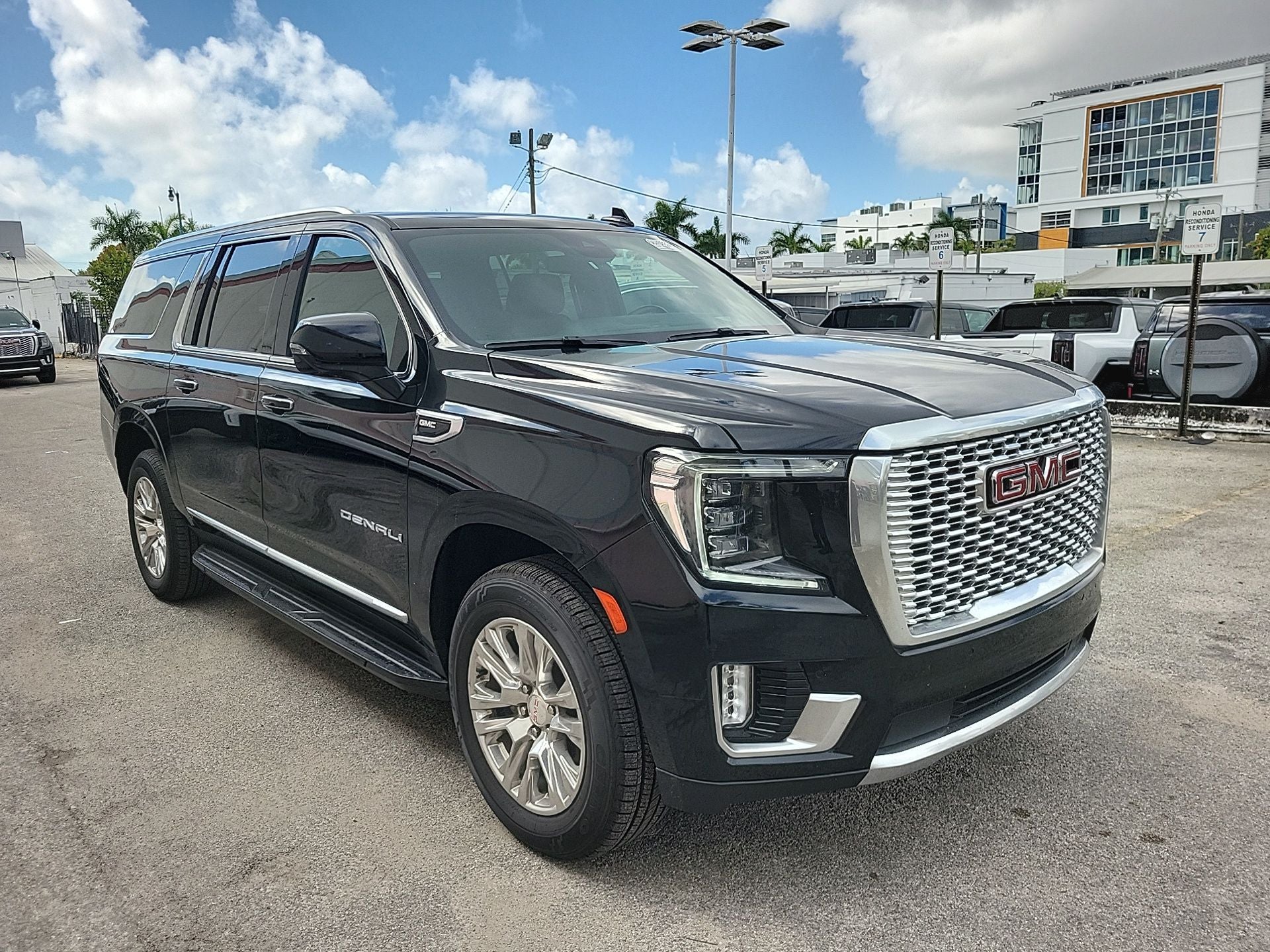 2024 GMC Yukon XL Denali