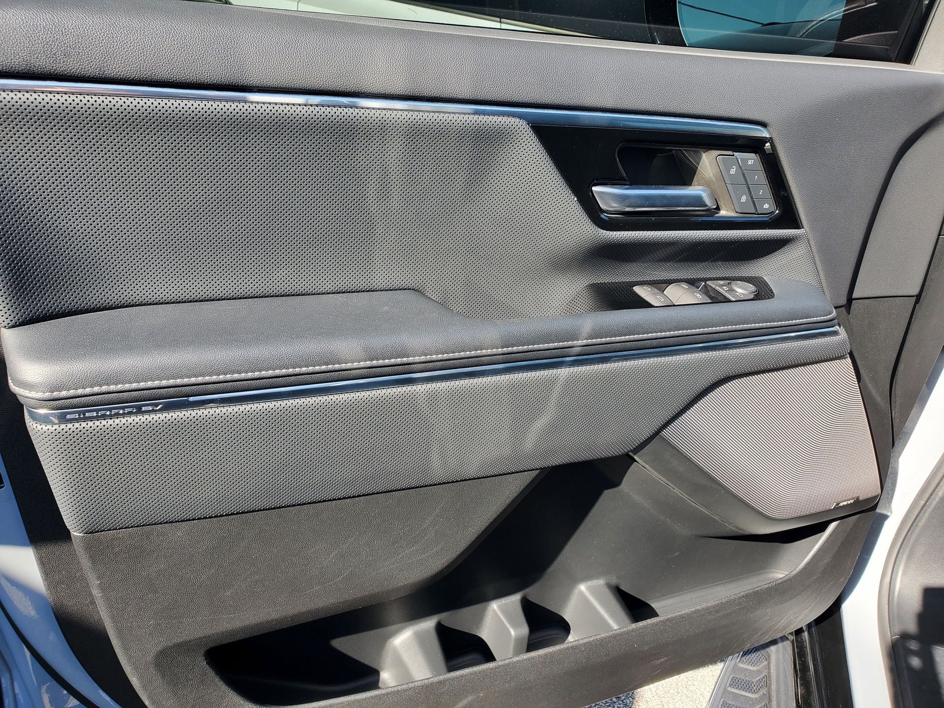 2024 GMC Sierra EV Denali Edition 1