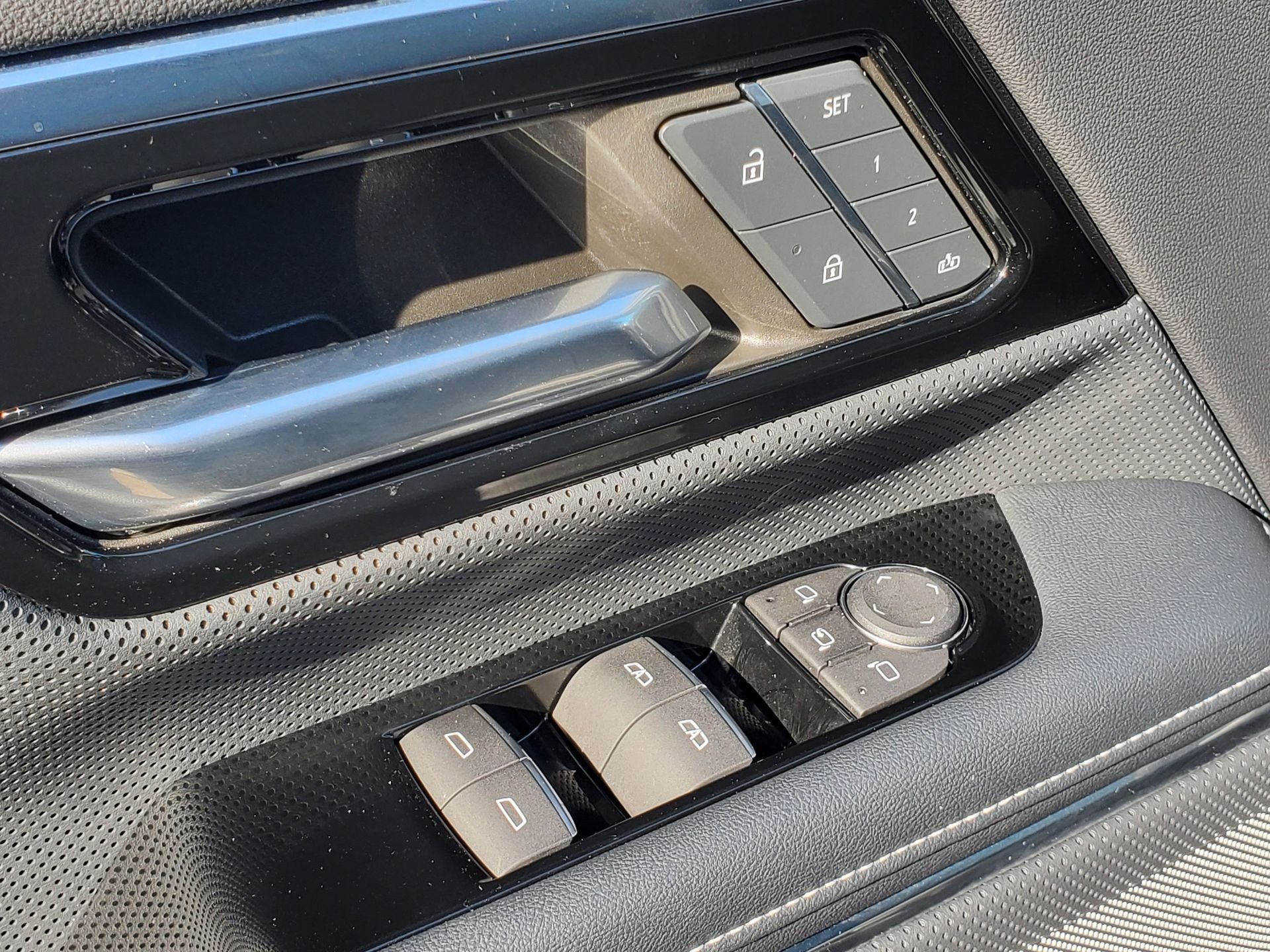 2024 GMC Sierra EV Denali Edition 1