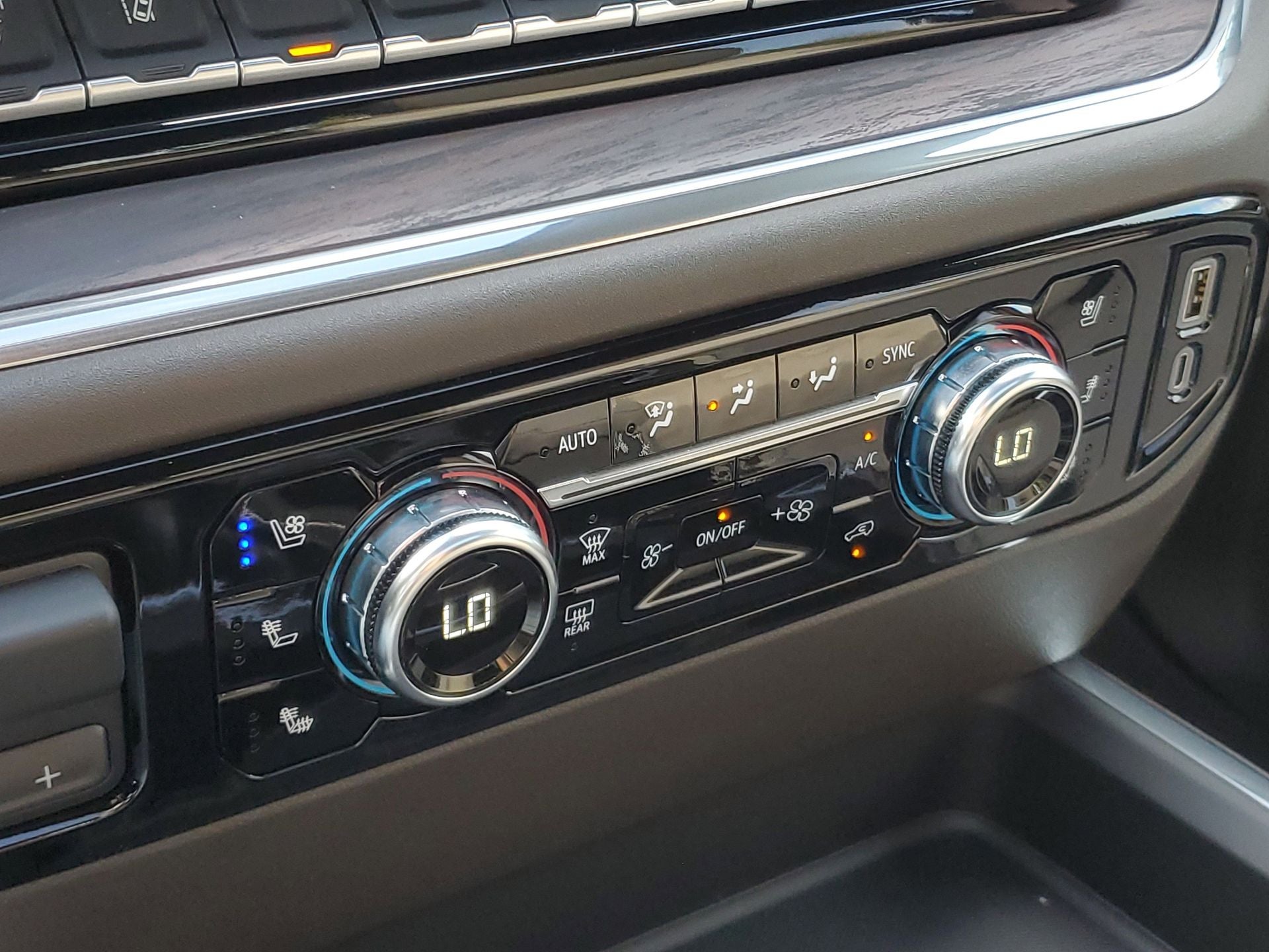 2025 GMC Sierra 2500HD SLT