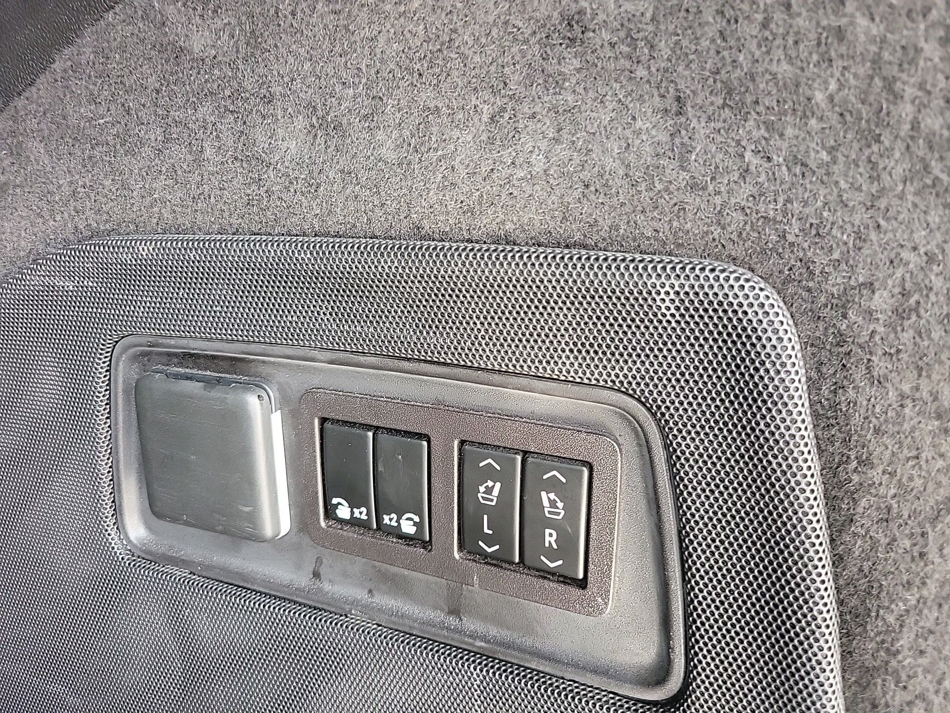 2023 Cadillac Escalade ESV Premium