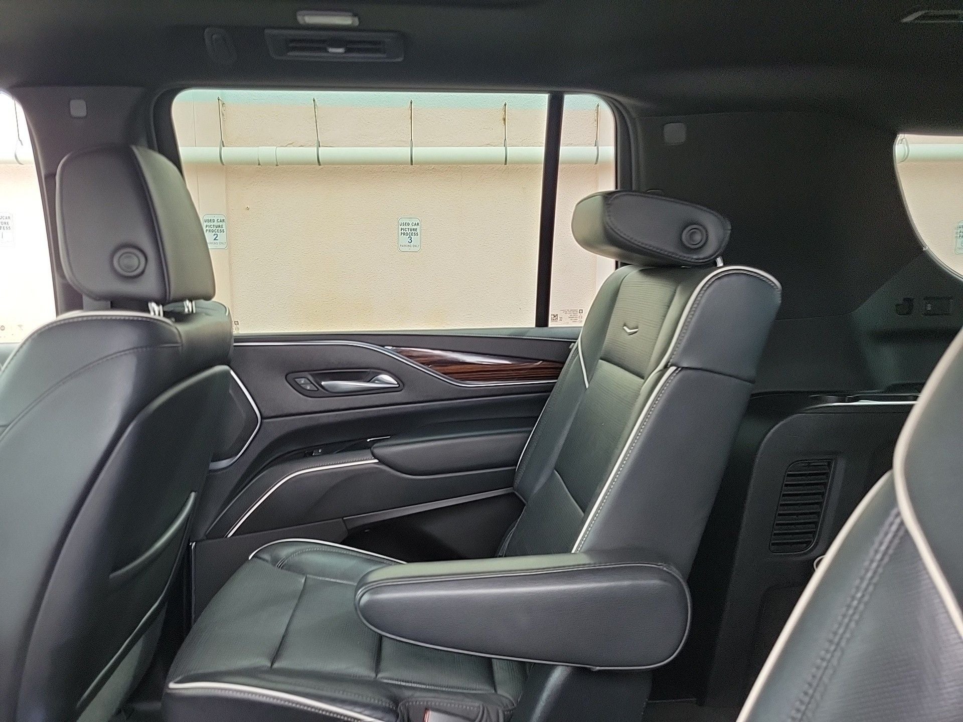 2023 Cadillac Escalade ESV Premium