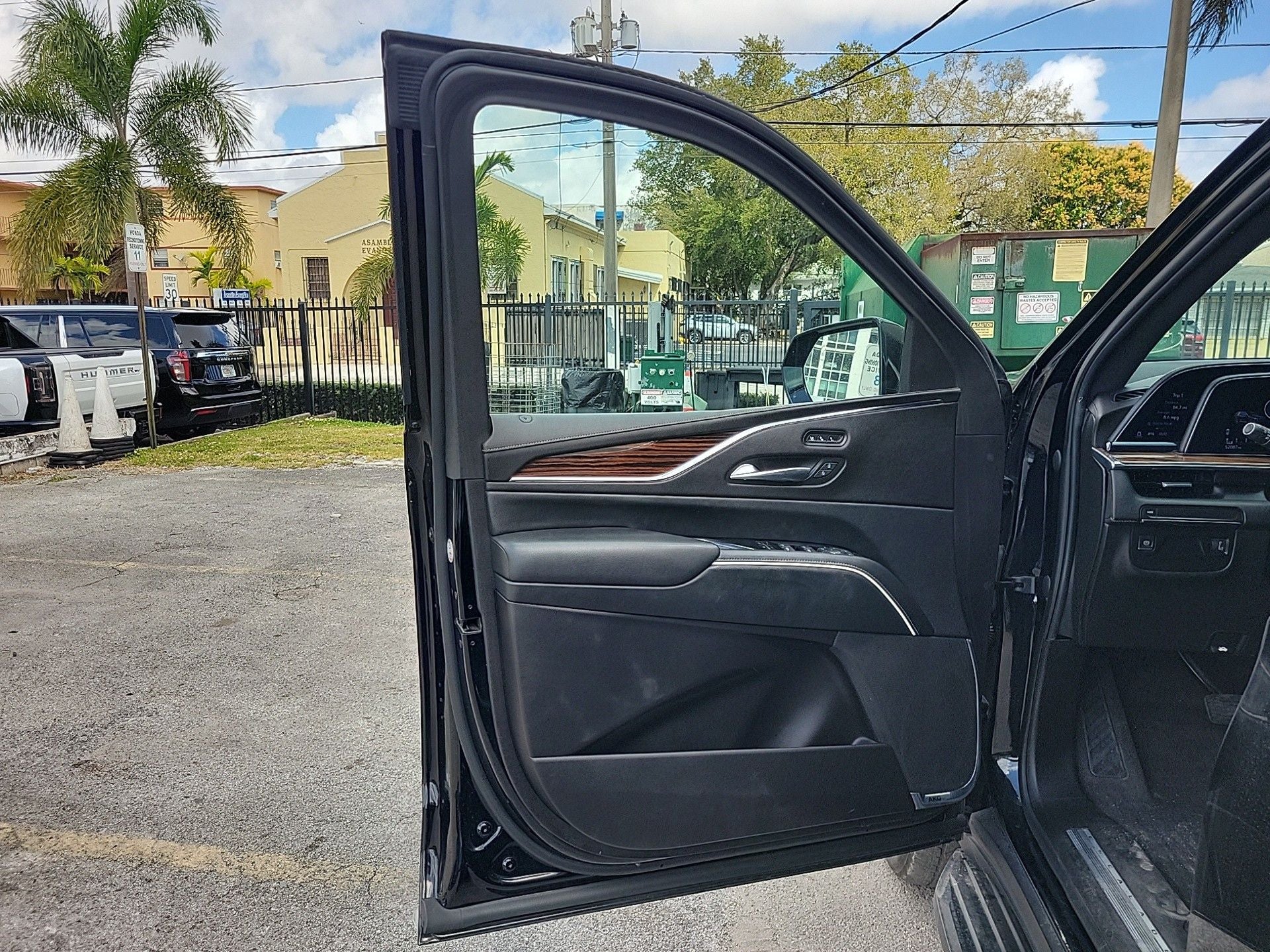 2023 Cadillac Escalade ESV Premium