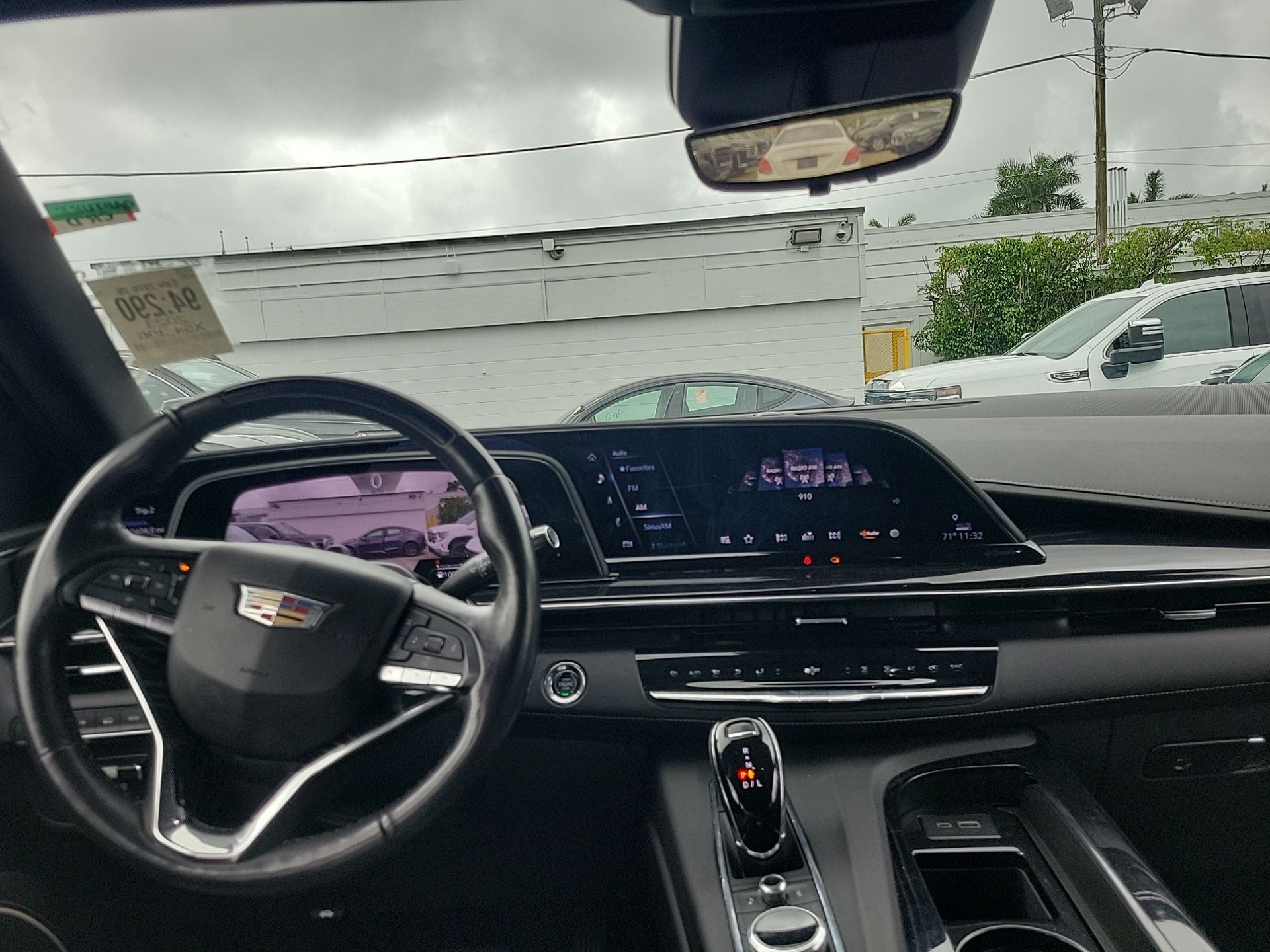 2023 Cadillac Escalade Sport