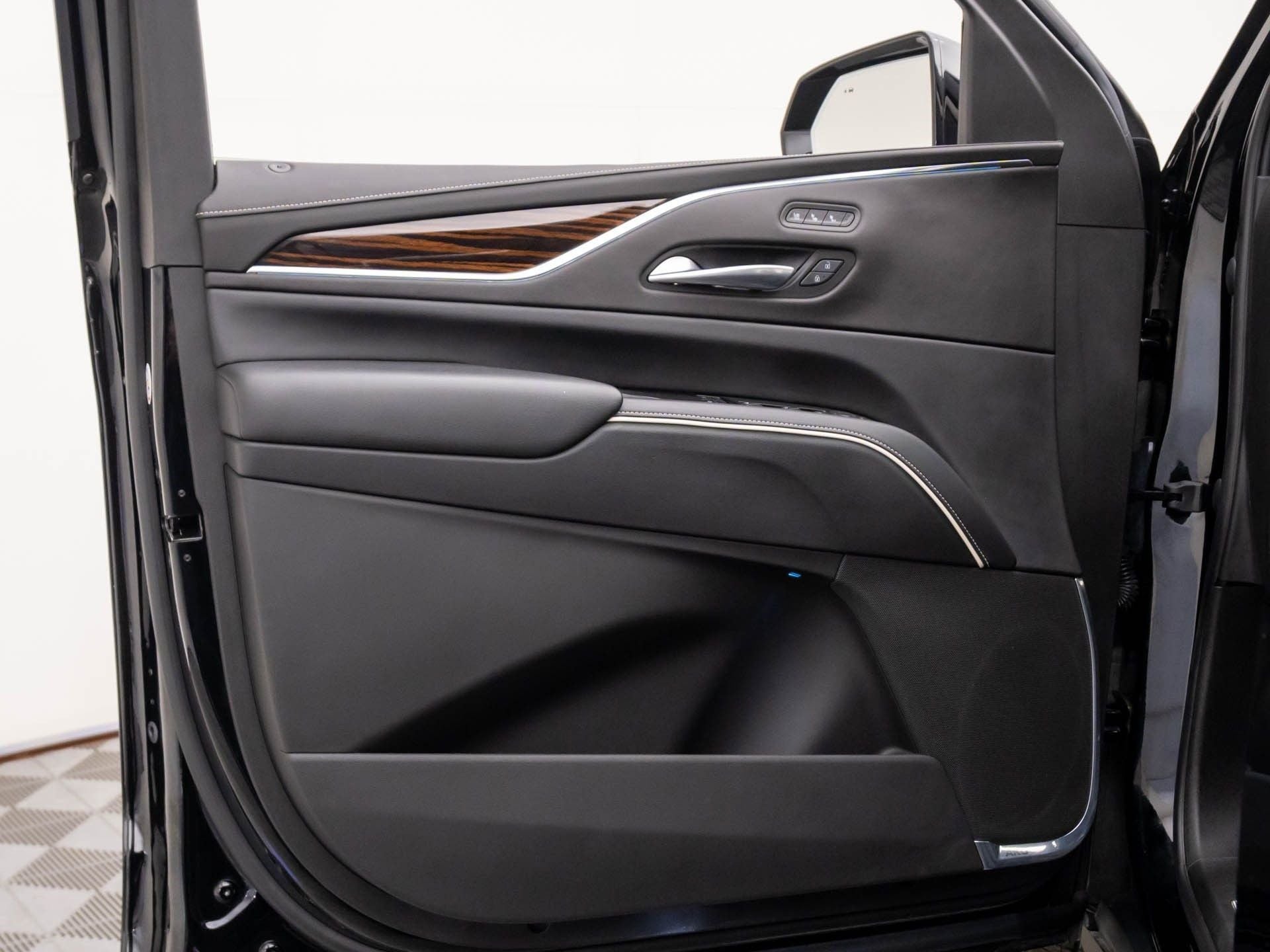 2023 Cadillac Escalade ESV Premium