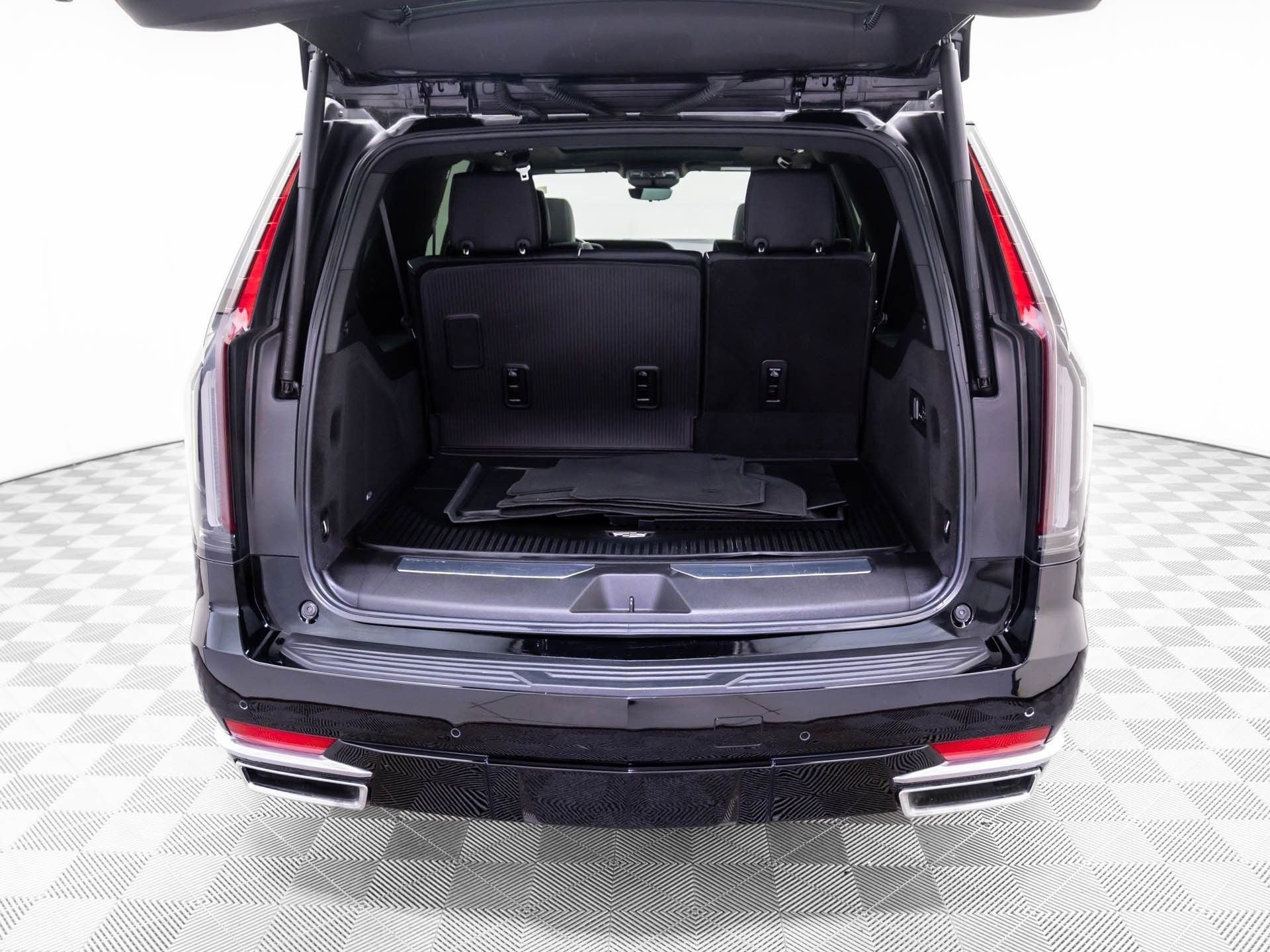 2023 Cadillac Escalade ESV Premium