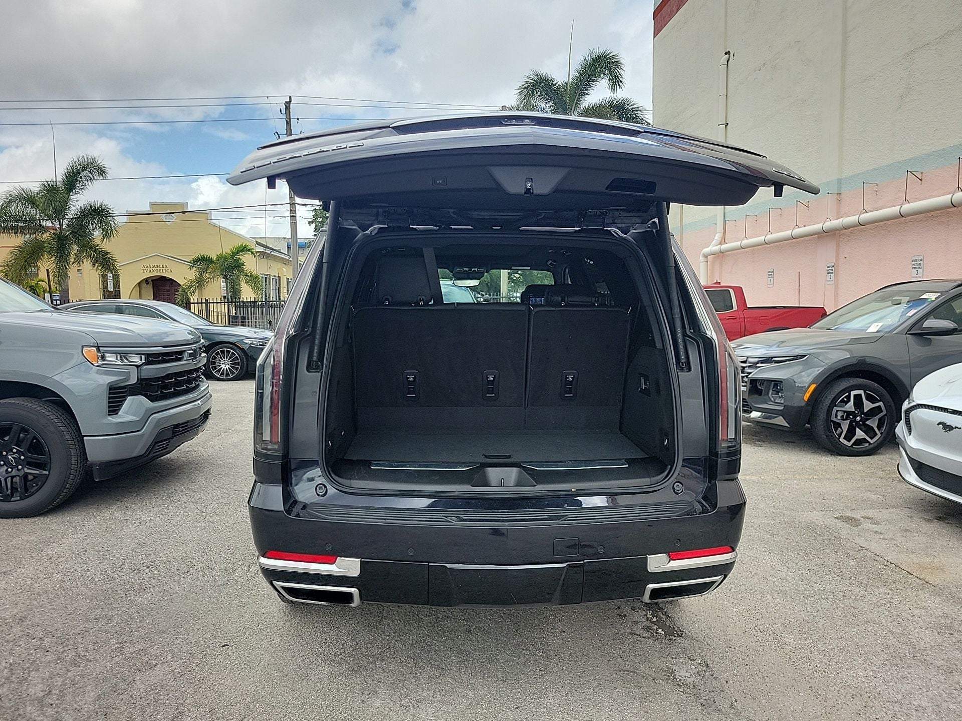 2025 Cadillac Escalade Premium Luxury