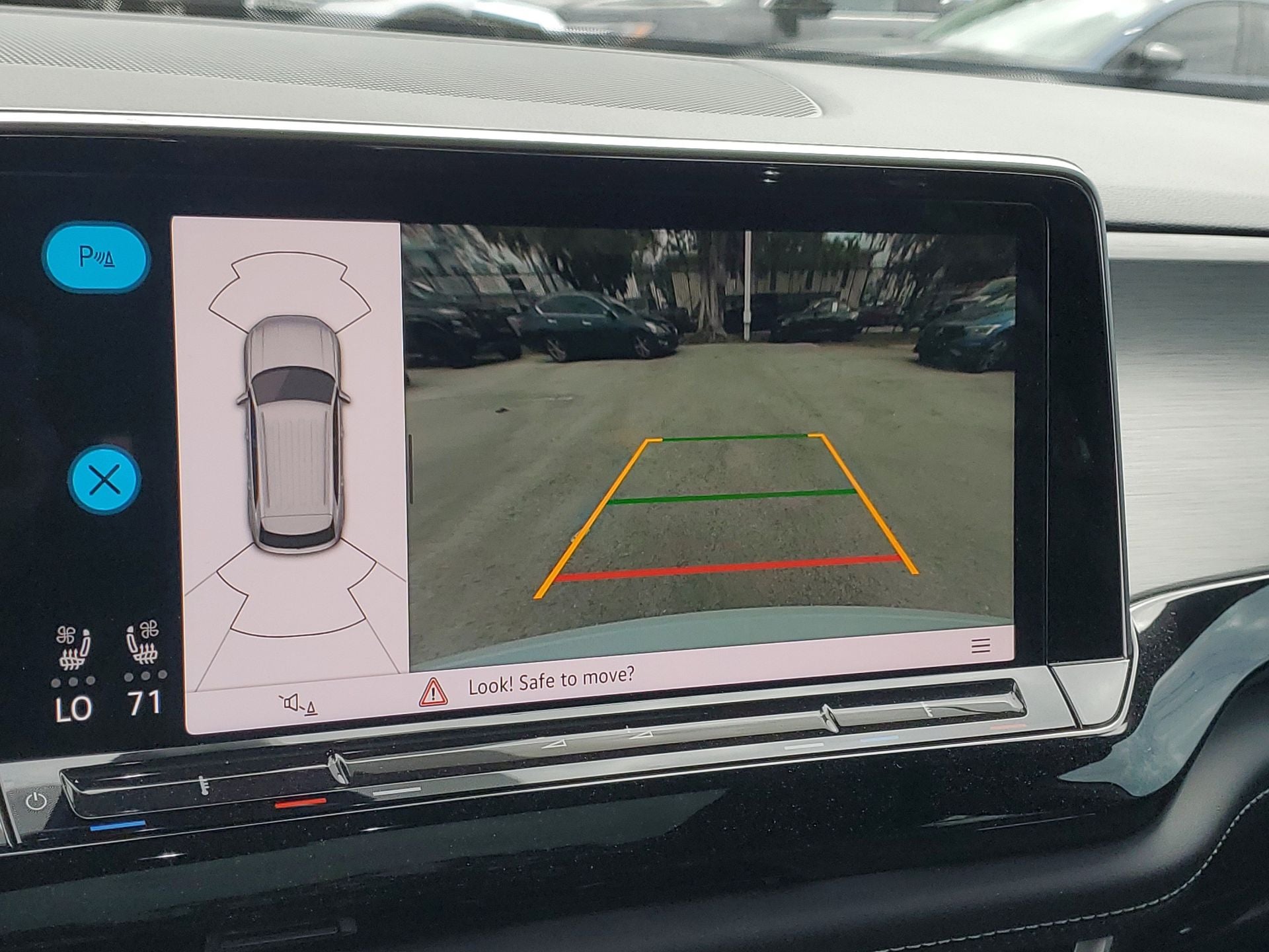 2024 Volkswagen Atlas Cross Sport 2.0T SE w/Technology