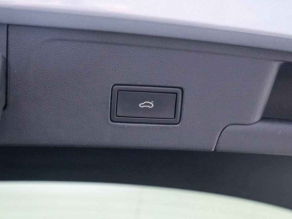 2022 Volkswagen Atlas Cross Sport 2.0T SEL R-Line