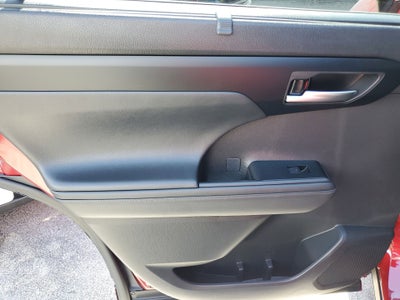 2025 Toyota Highlander LE