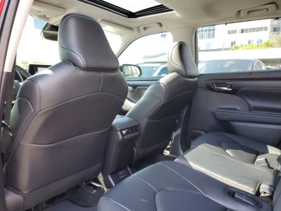 2025 Toyota Highlander LE