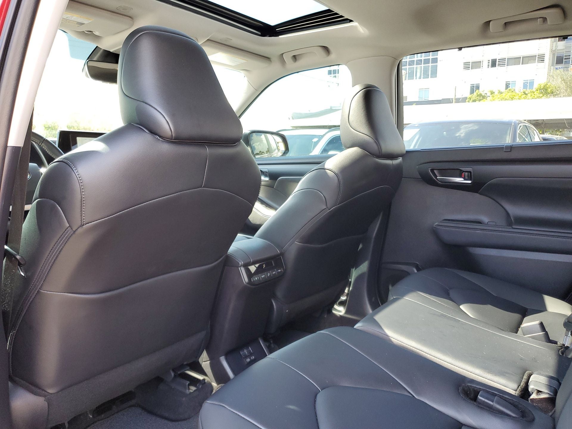 2025 Toyota Highlander LE