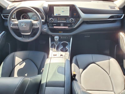 2025 Toyota Highlander LE