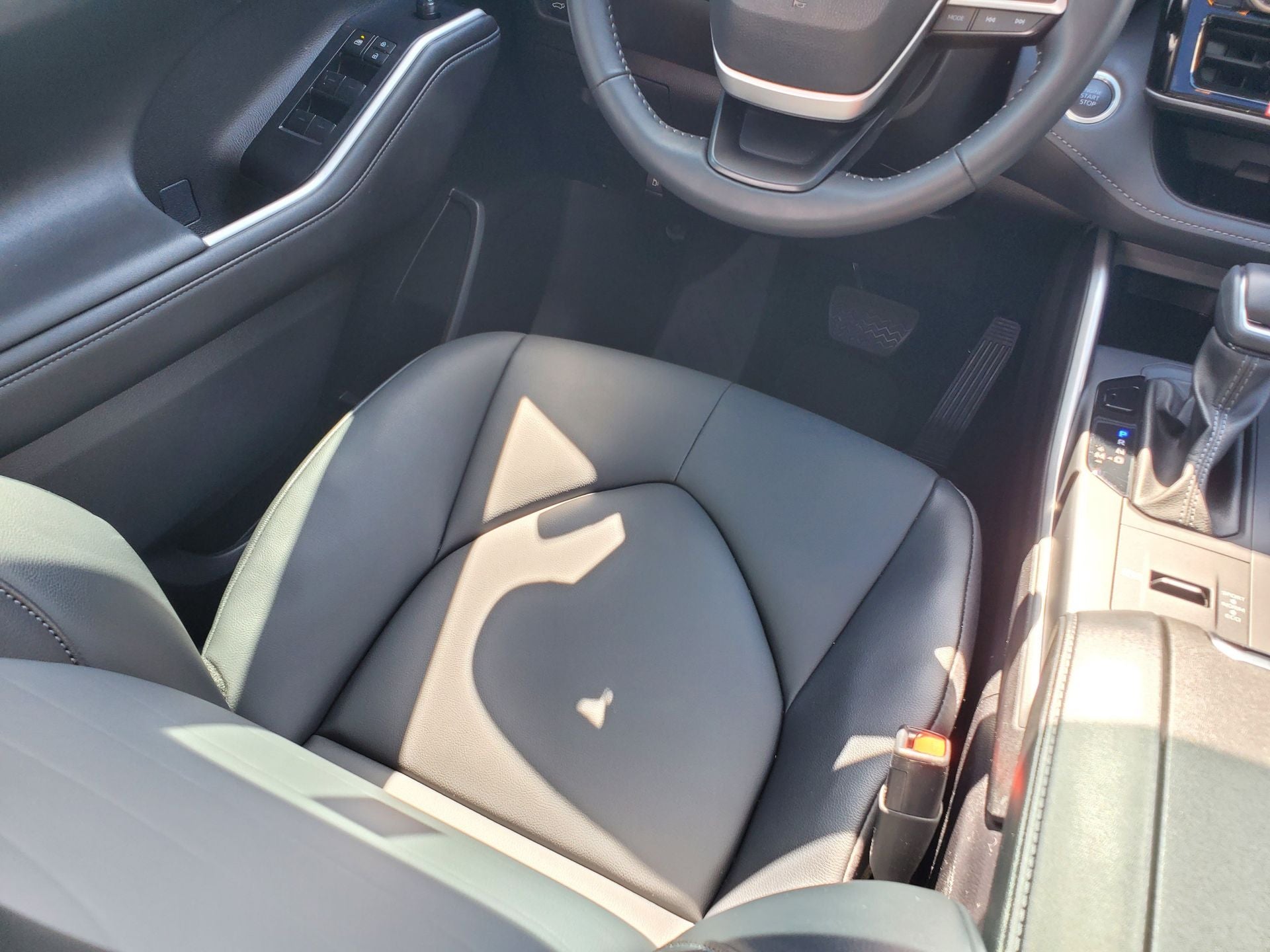 2025 Toyota Highlander LE