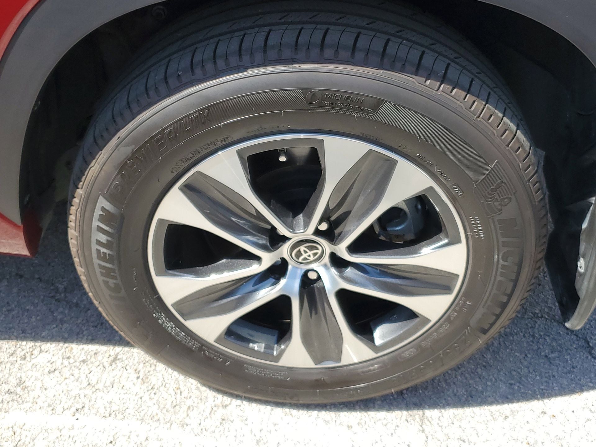 2025 Toyota Highlander LE