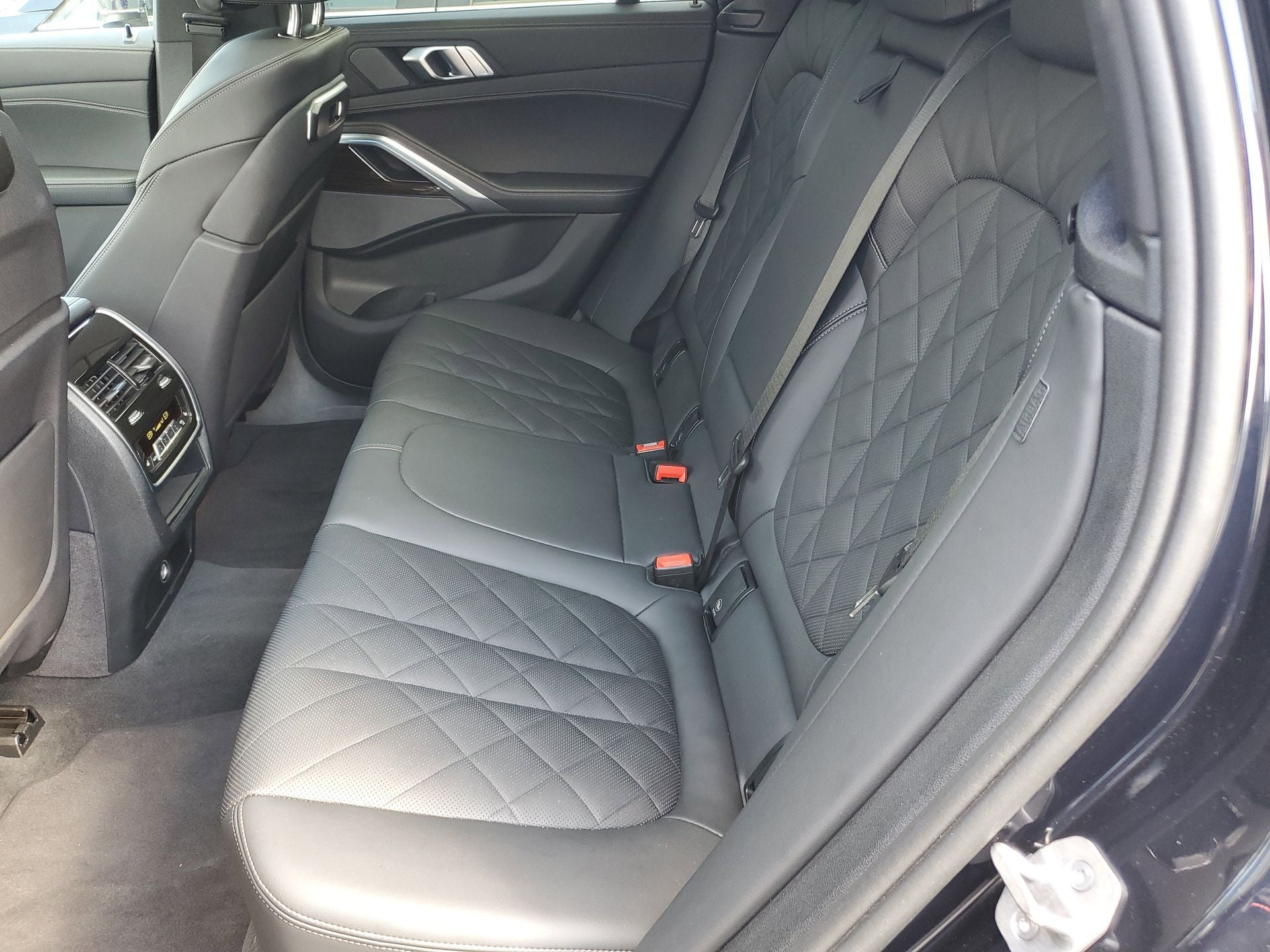 2024 BMW X6 xDrive40i