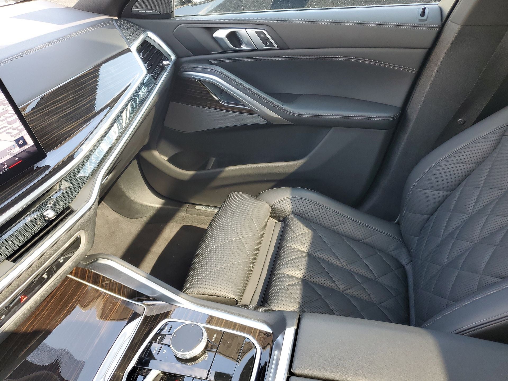 2024 BMW X6 xDrive40i