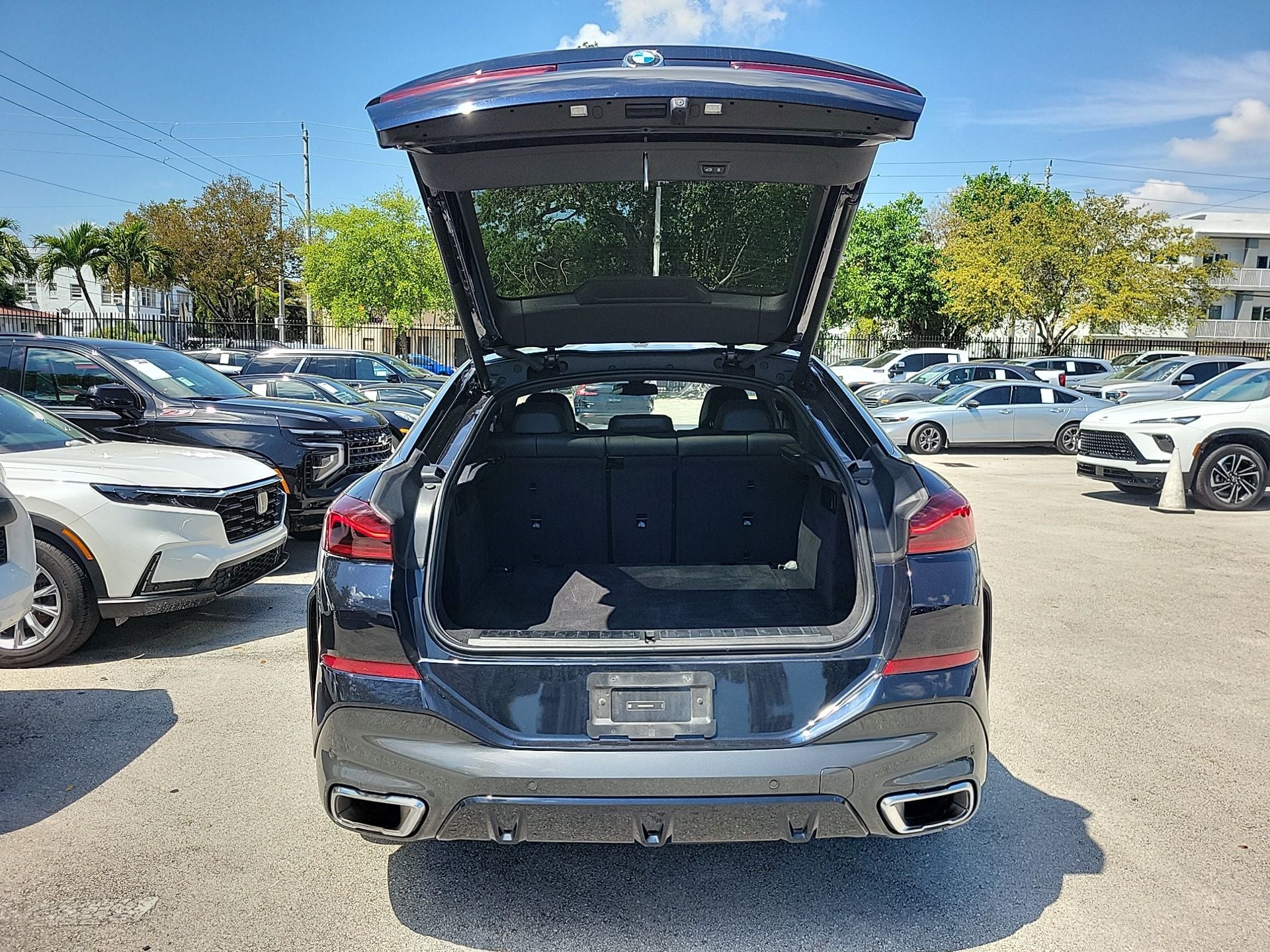 2025 BMW X6 xDrive40i