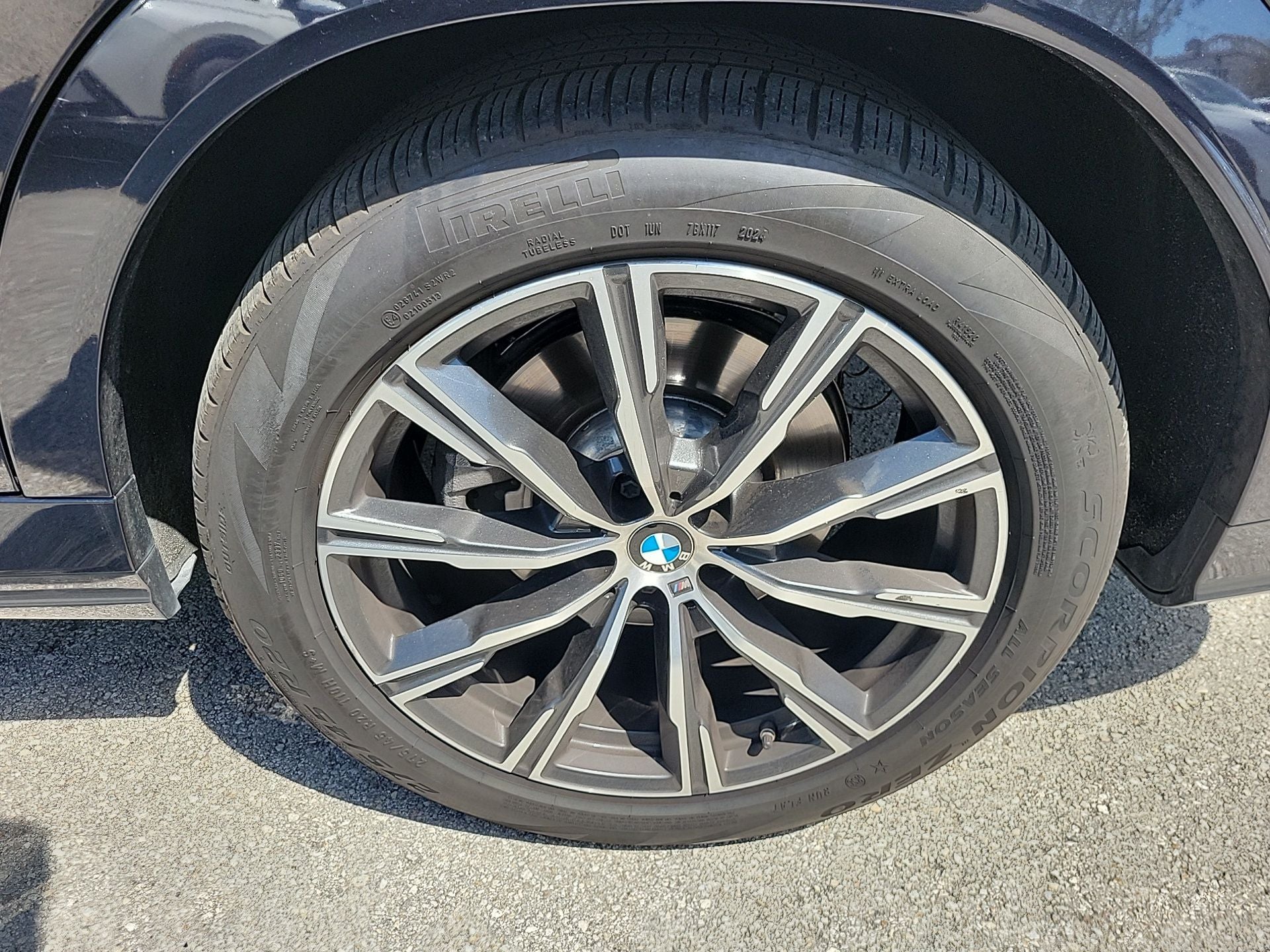 2025 BMW X6 xDrive40i