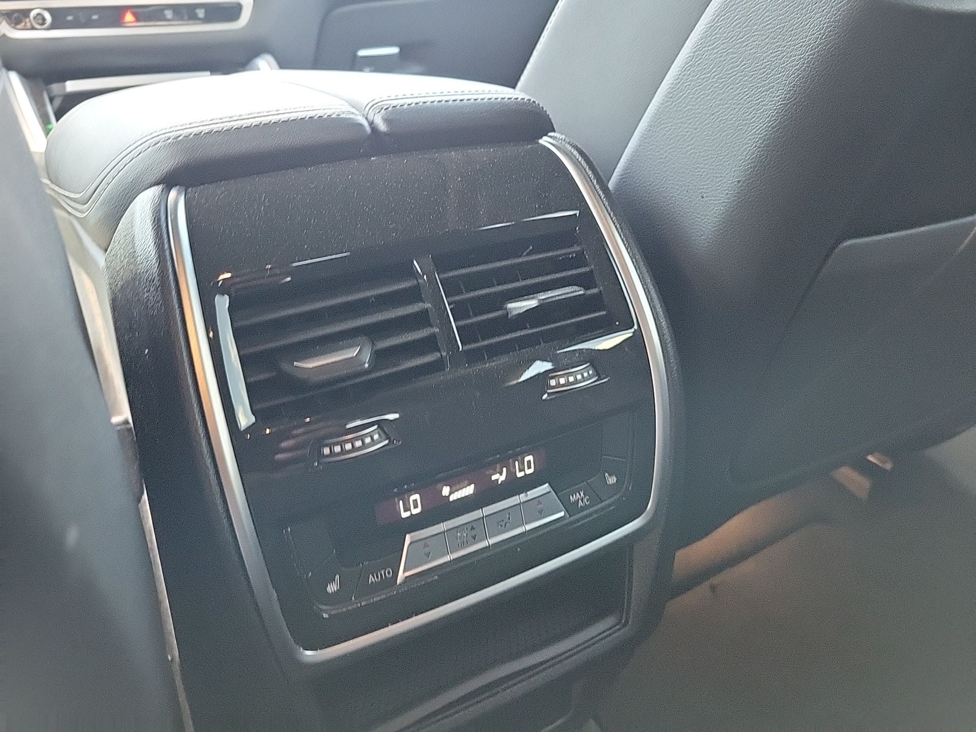 2025 BMW X6 xDrive40i