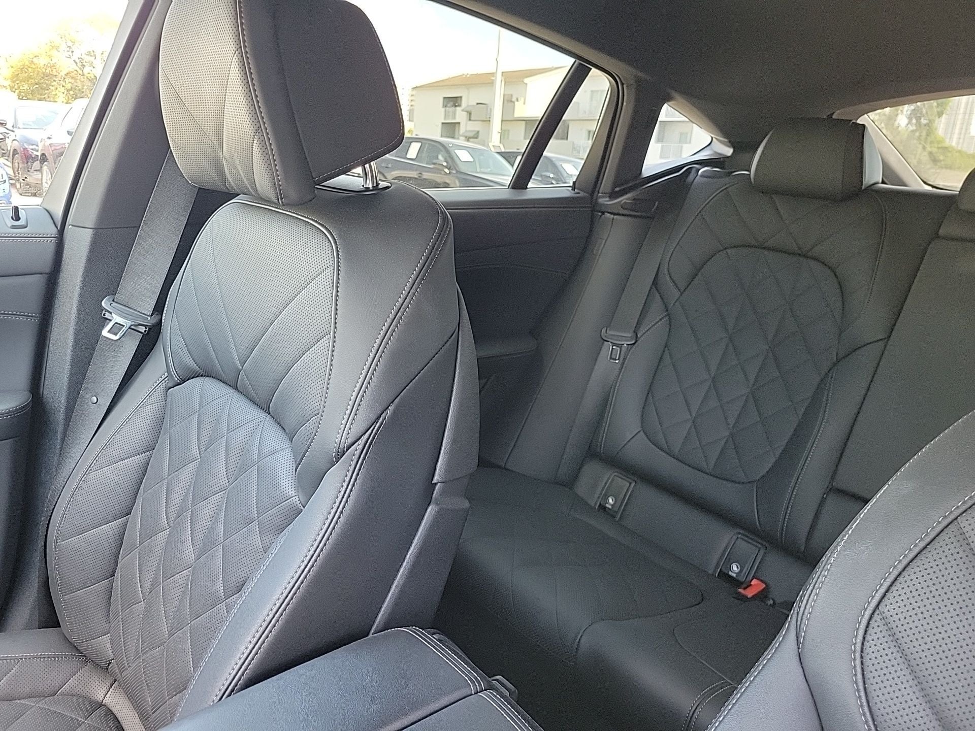 2025 BMW X6 xDrive40i