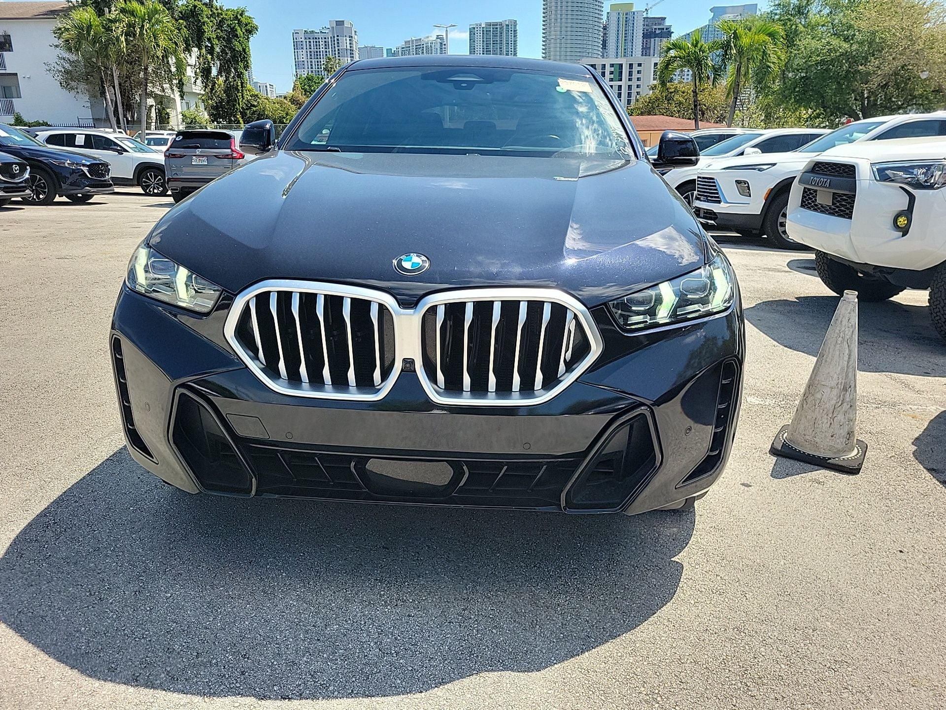 2025 BMW X6 xDrive40i
